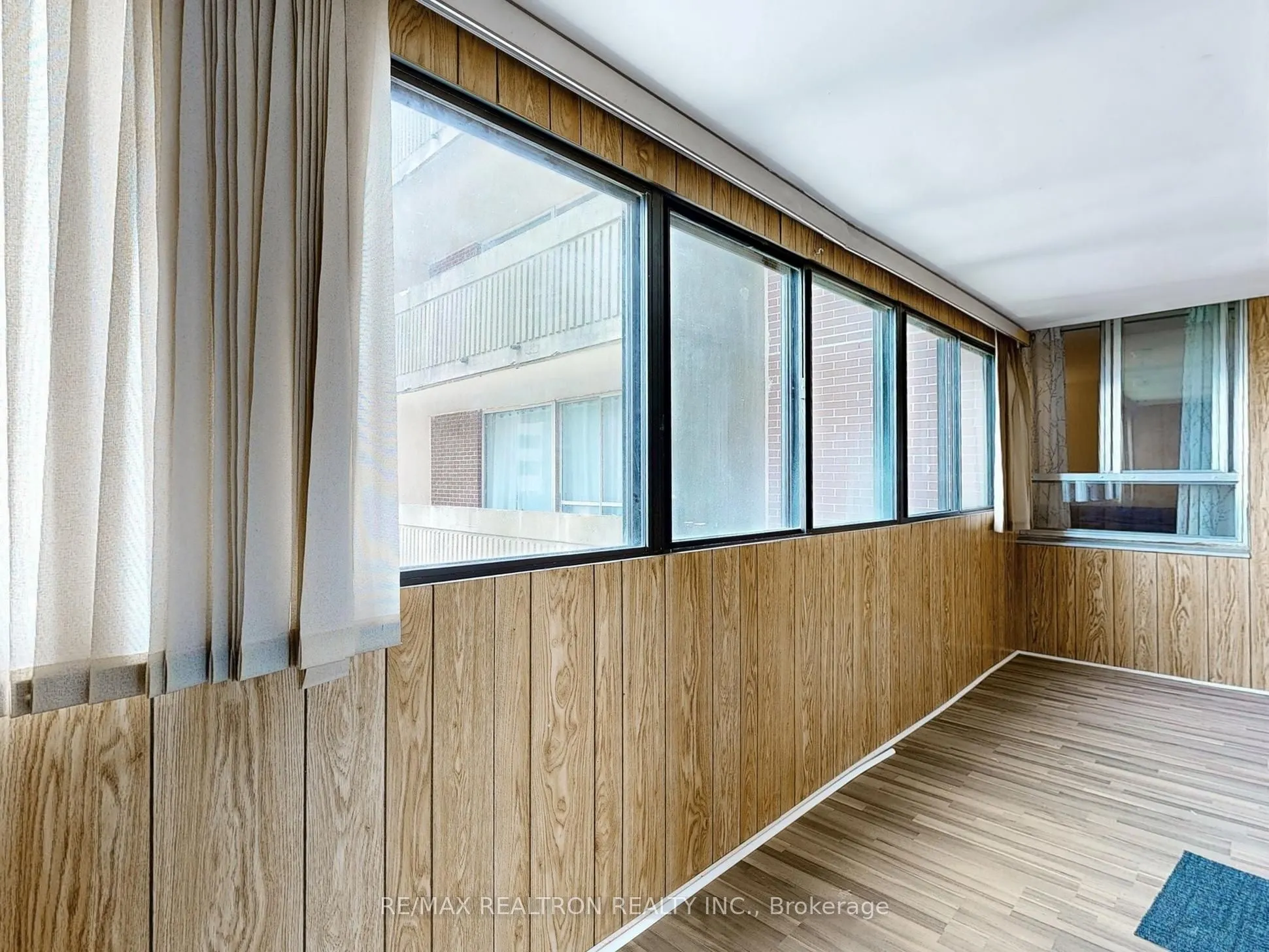 1 Massey Square, #2419