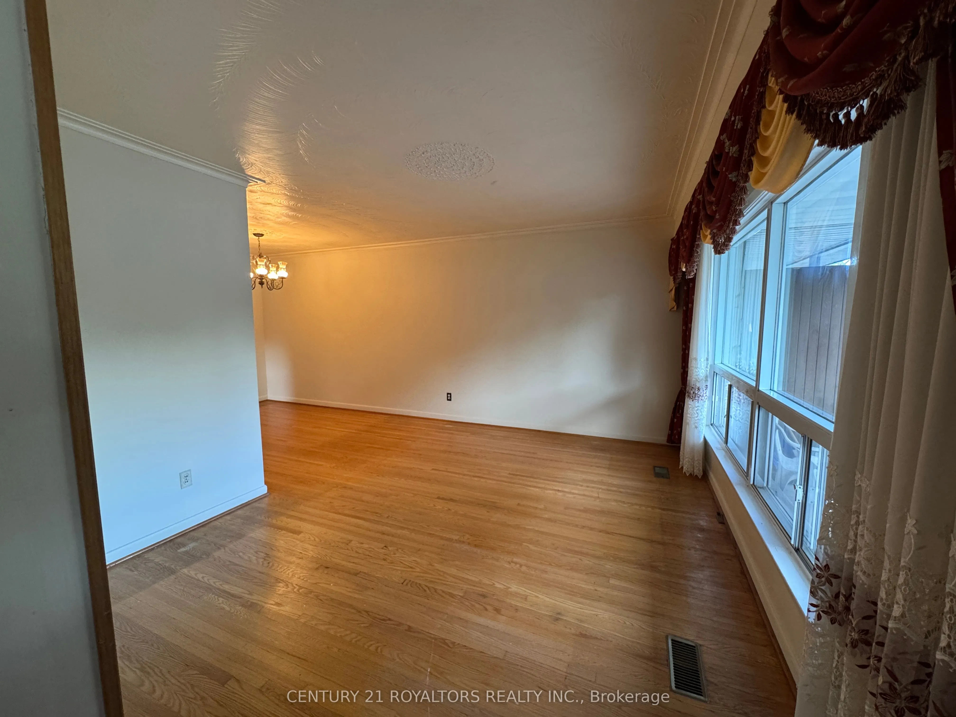 70 Marbury Crescent