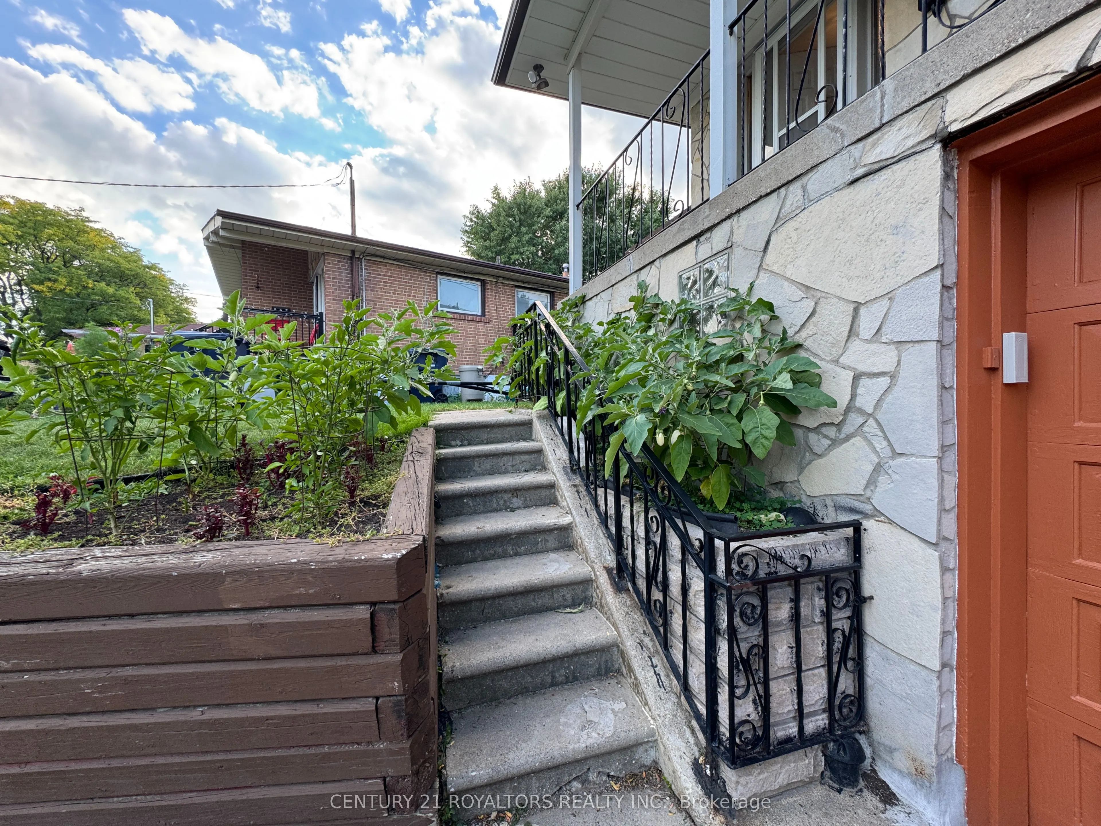 70 Marbury Crescent