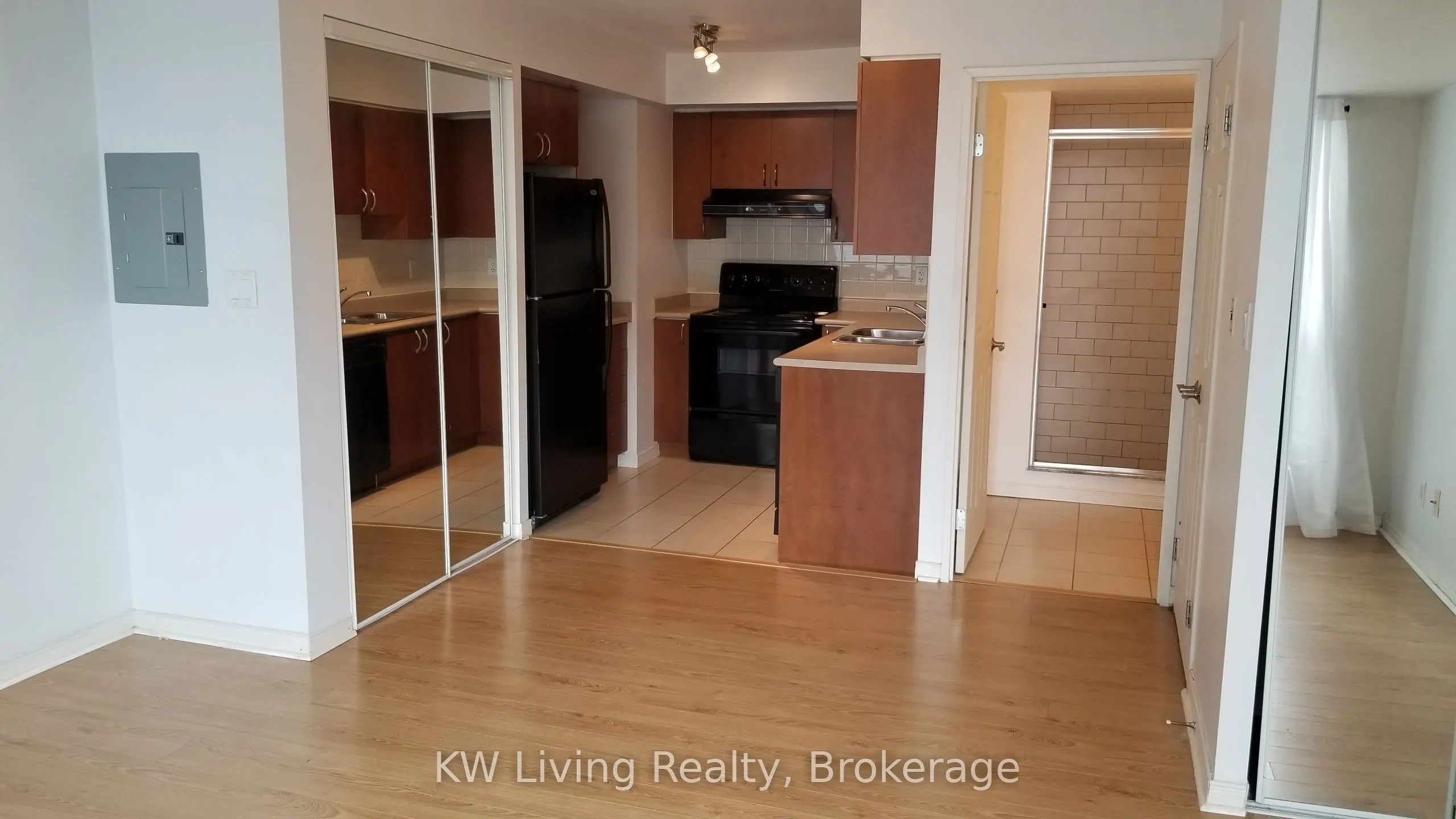 230 King Street E, #1121