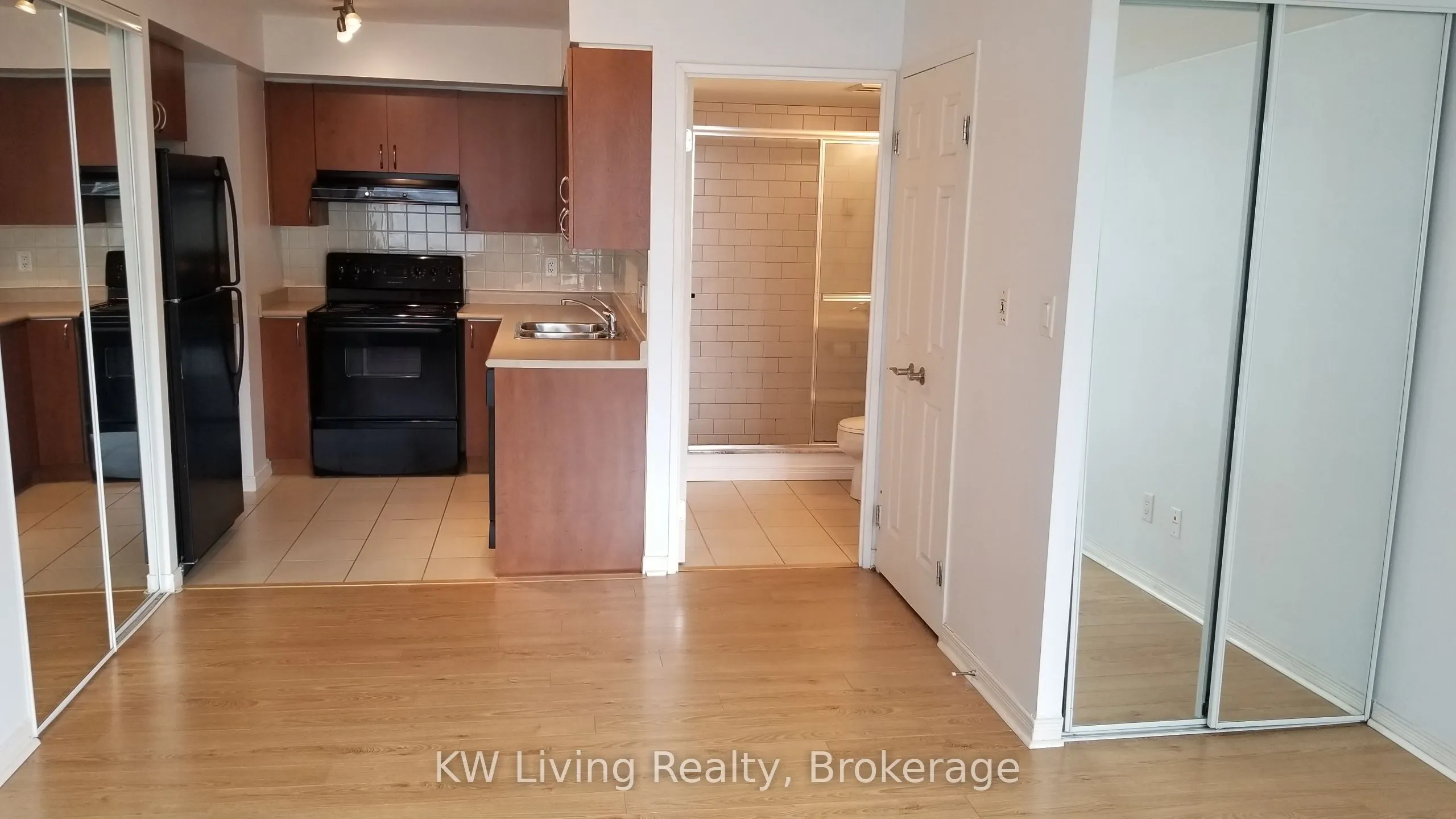 230 King Street E, #1121