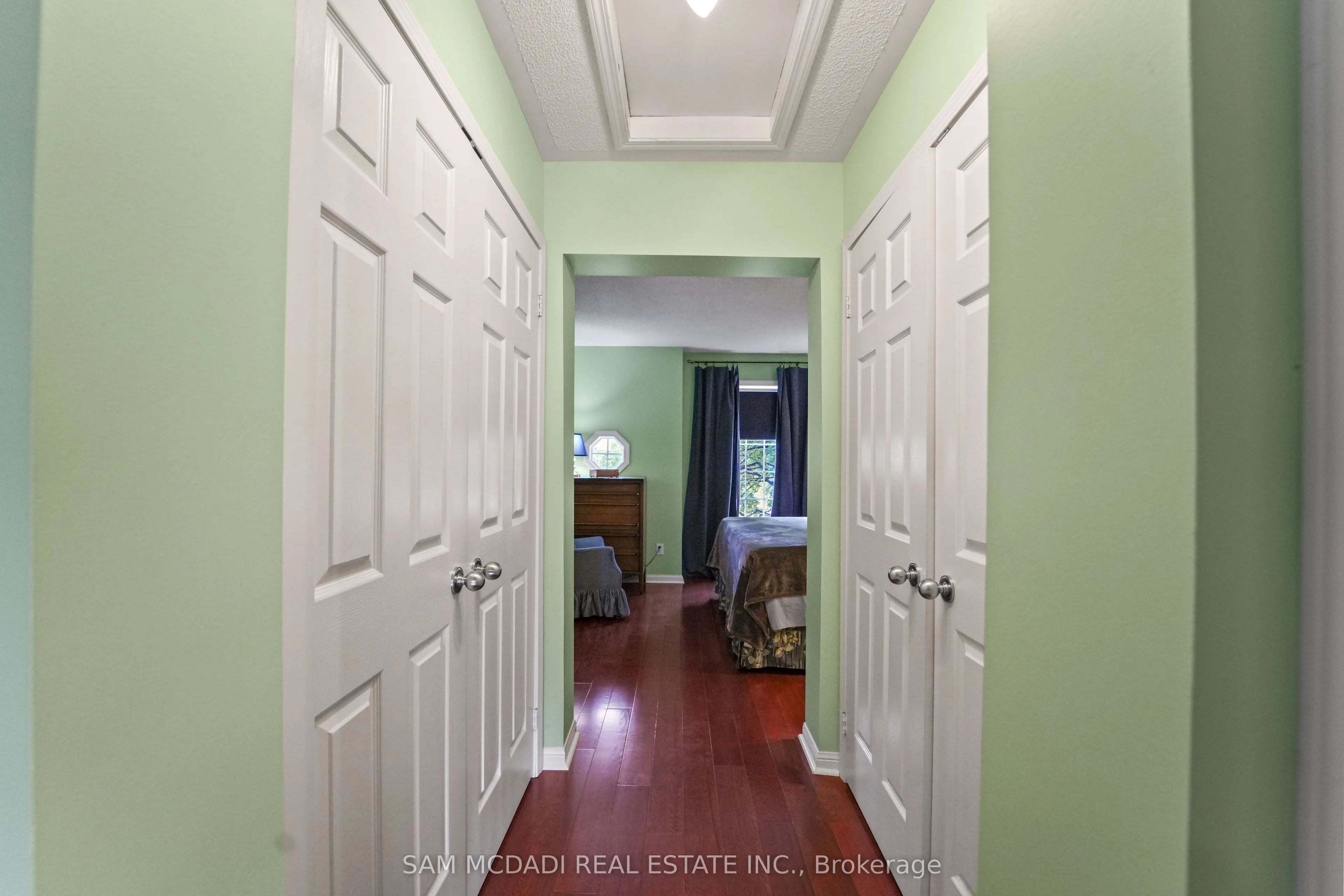 29 Niagara Street, #49