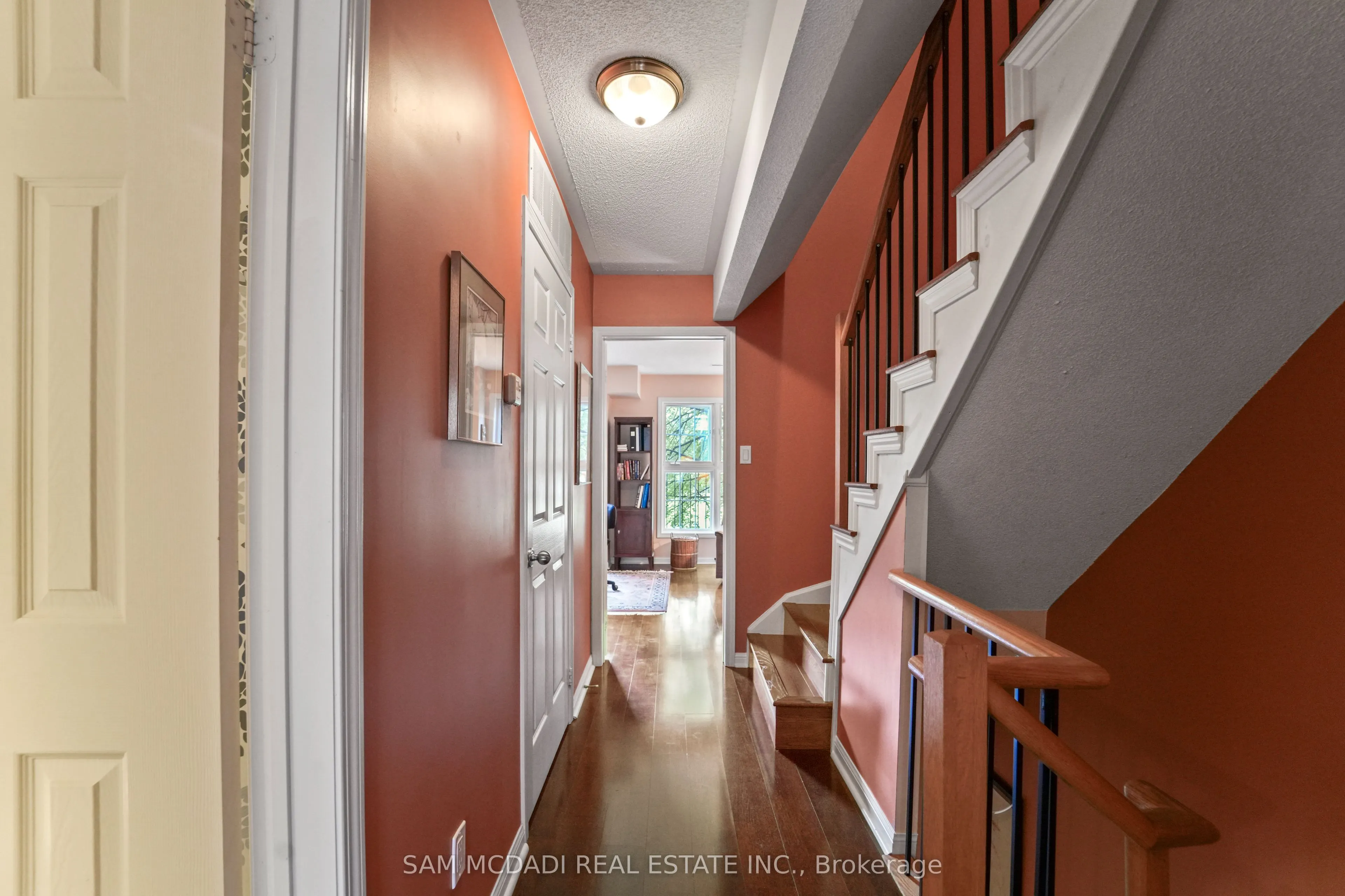 29 Niagara Street, #49