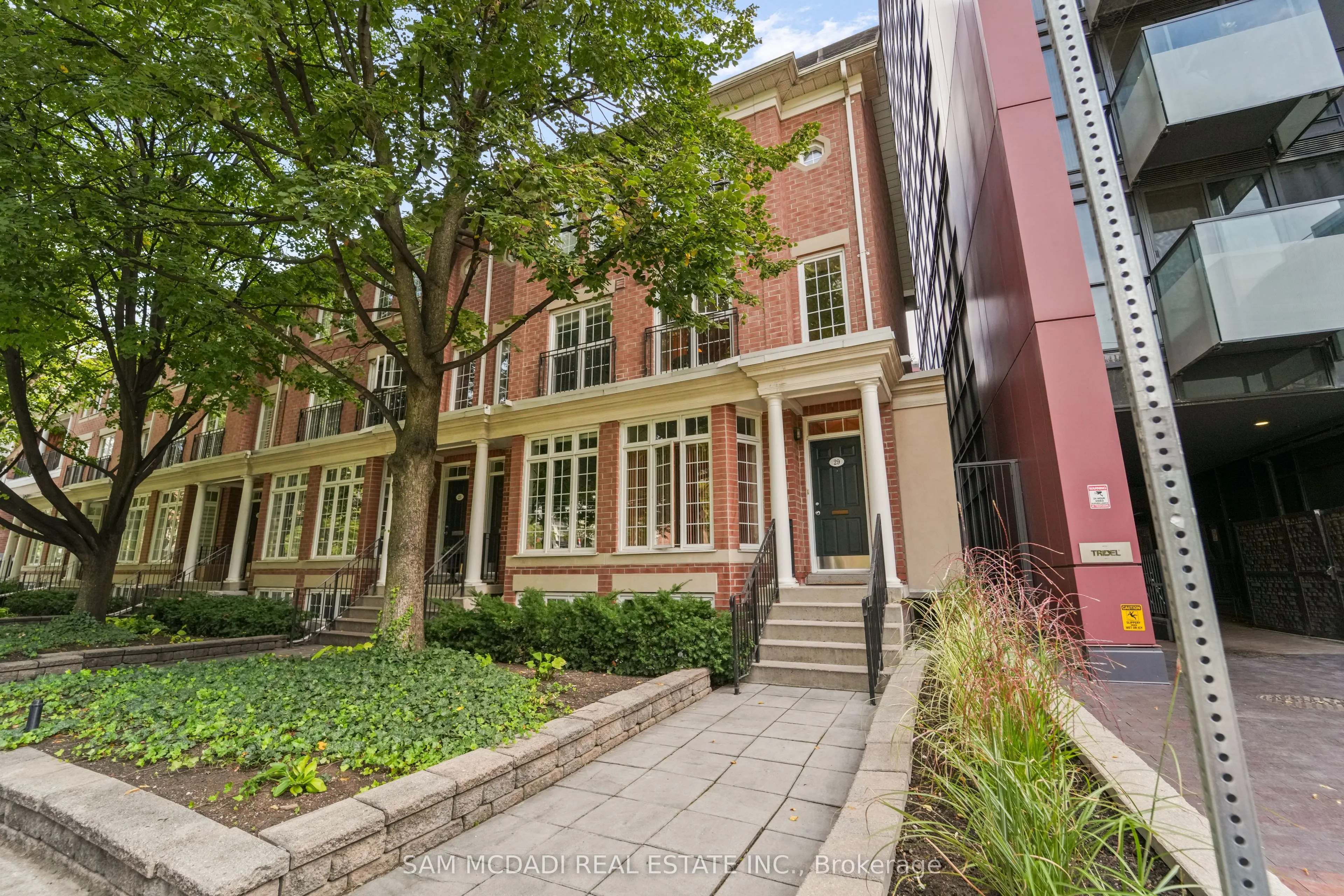 29 Niagara Street, #49