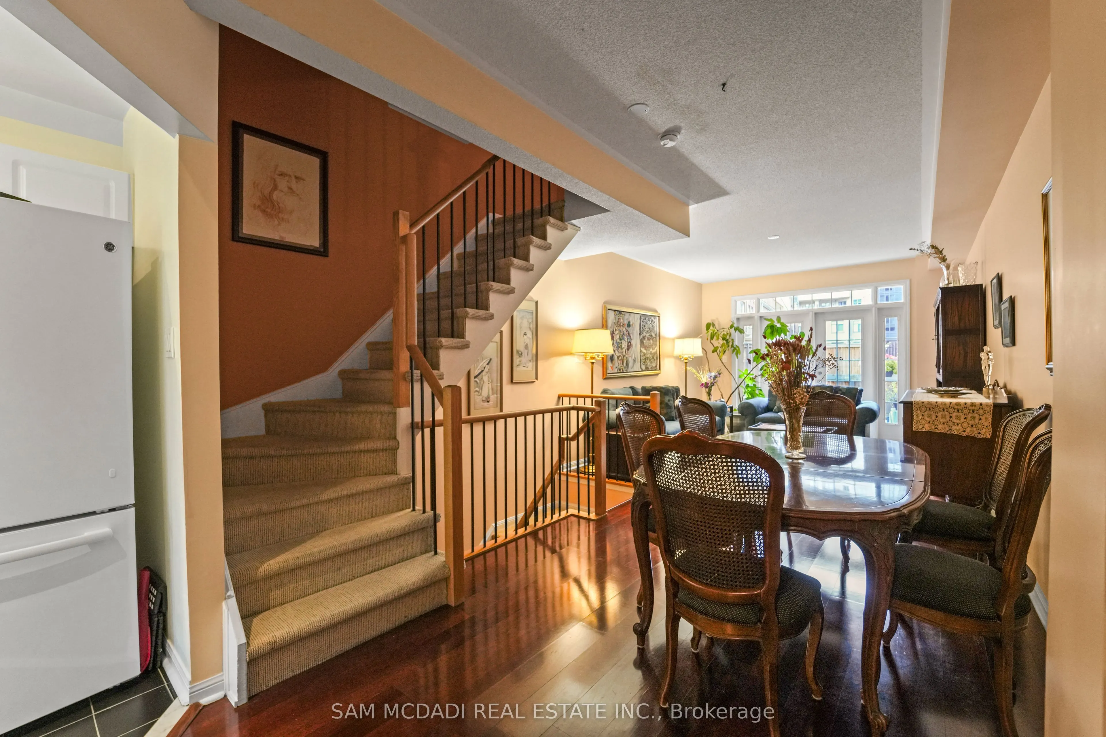 29 Niagara Street, #49