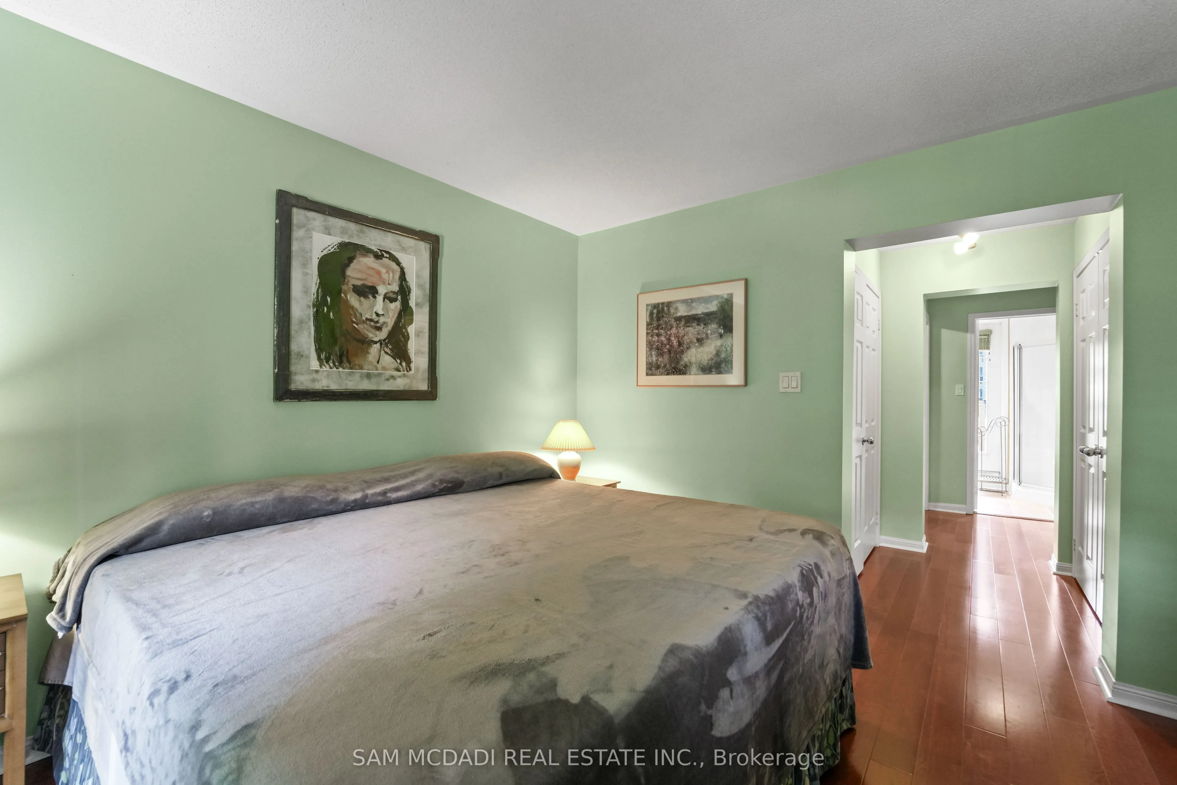 29 Niagara Street, #49