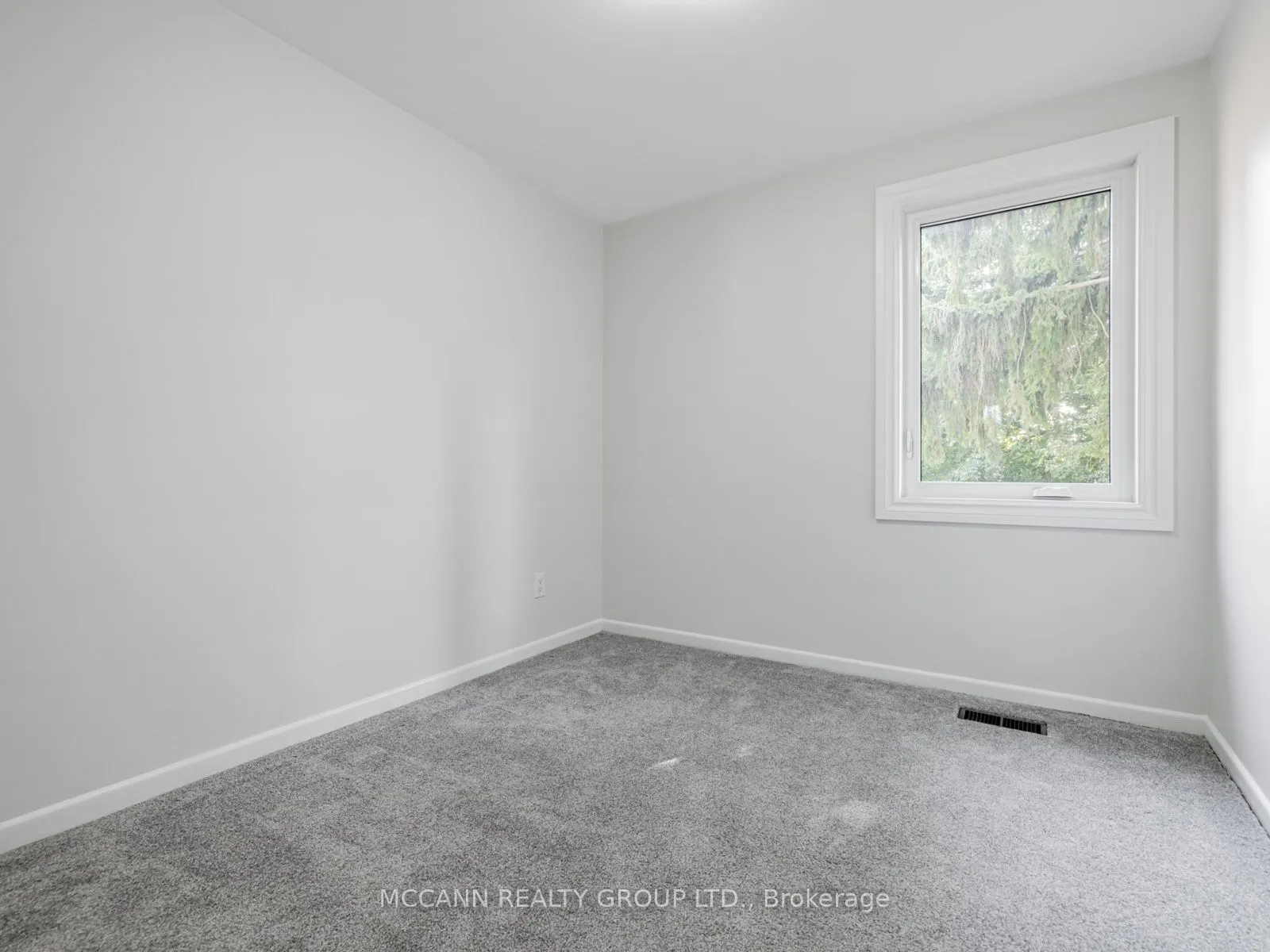 157 1/2 Roslin Avenue
