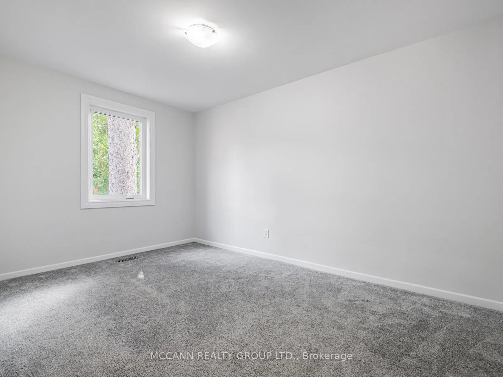 157 1/2 Roslin Avenue