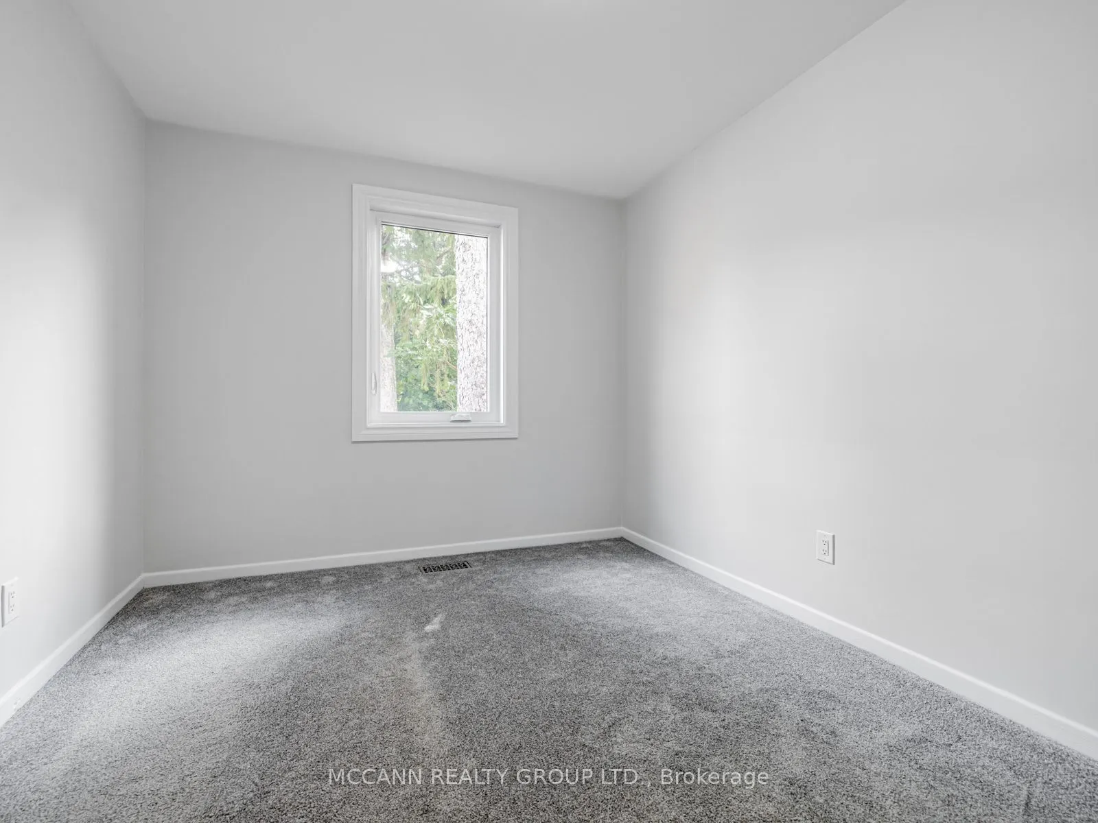 157 1/2 Roslin Avenue