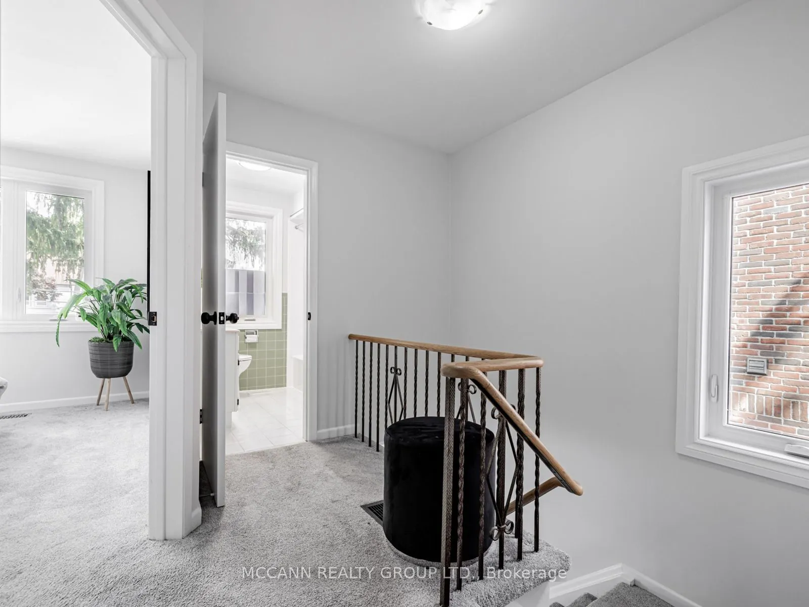157 1/2 Roslin Avenue