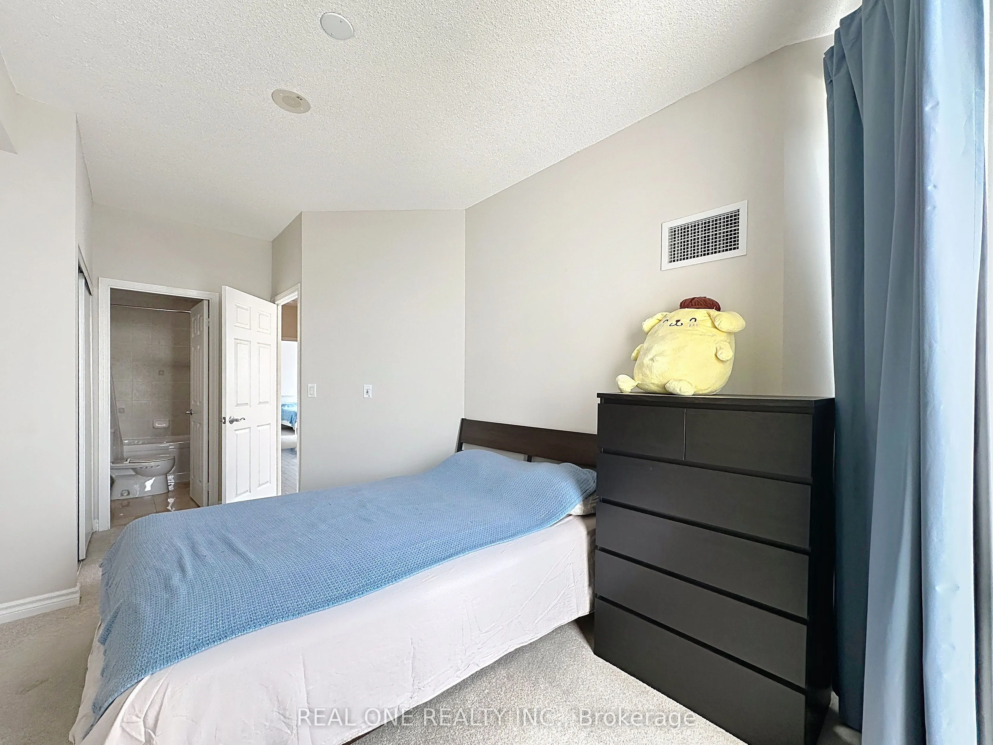 18 Holmes Avenue, #2205
