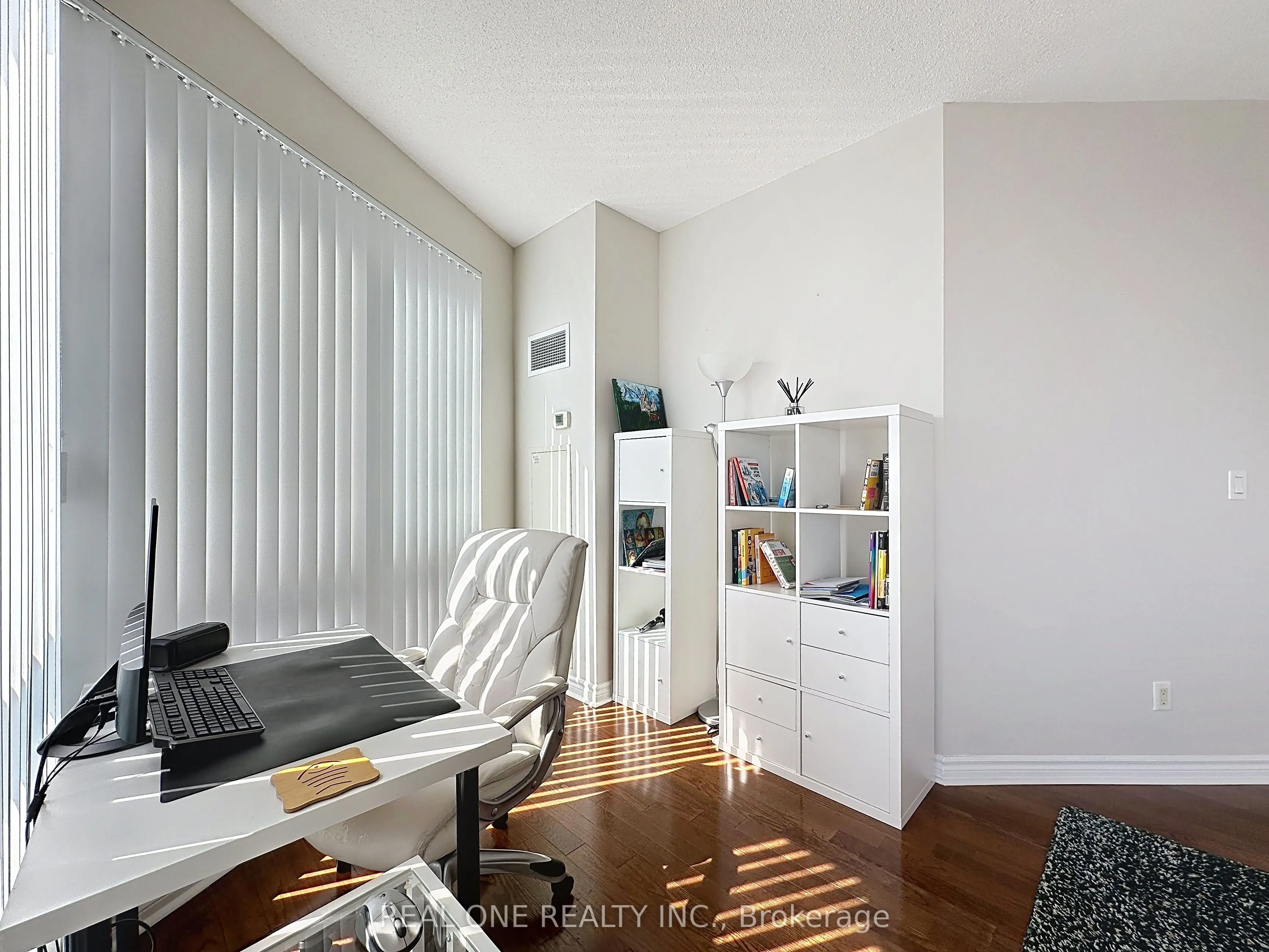18 Holmes Avenue, #2205