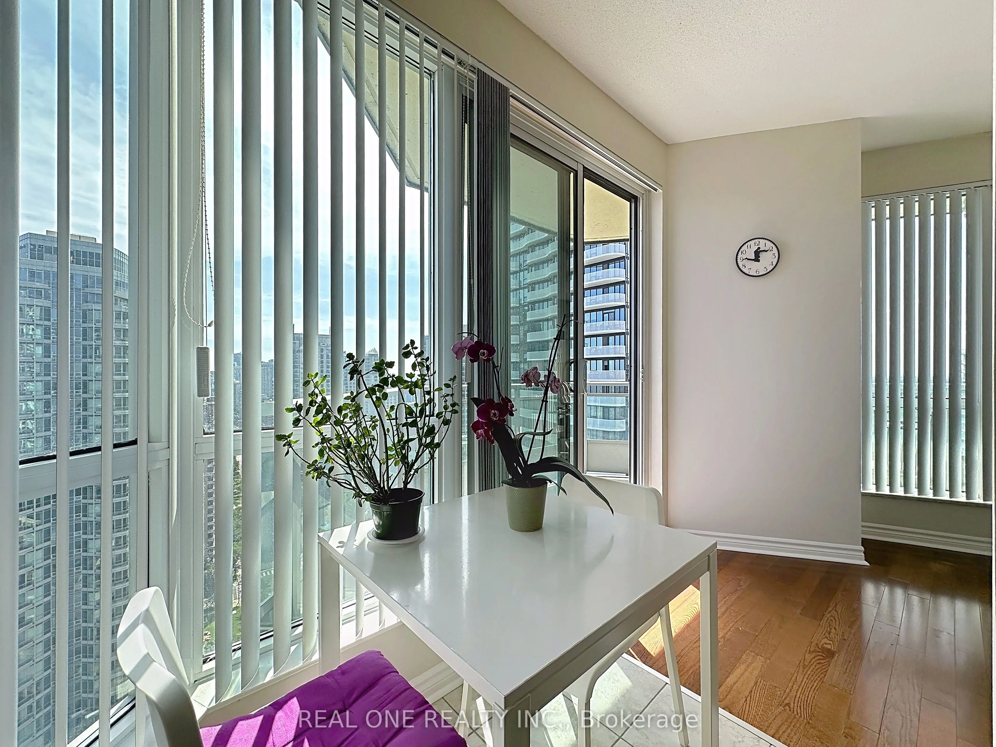 18 Holmes Avenue, #2205