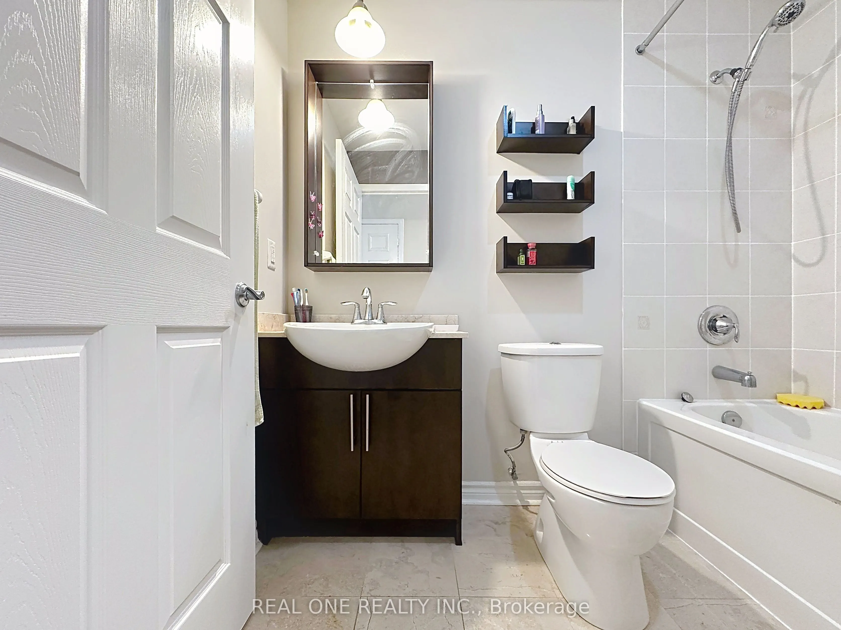 18 Holmes Avenue, #2205