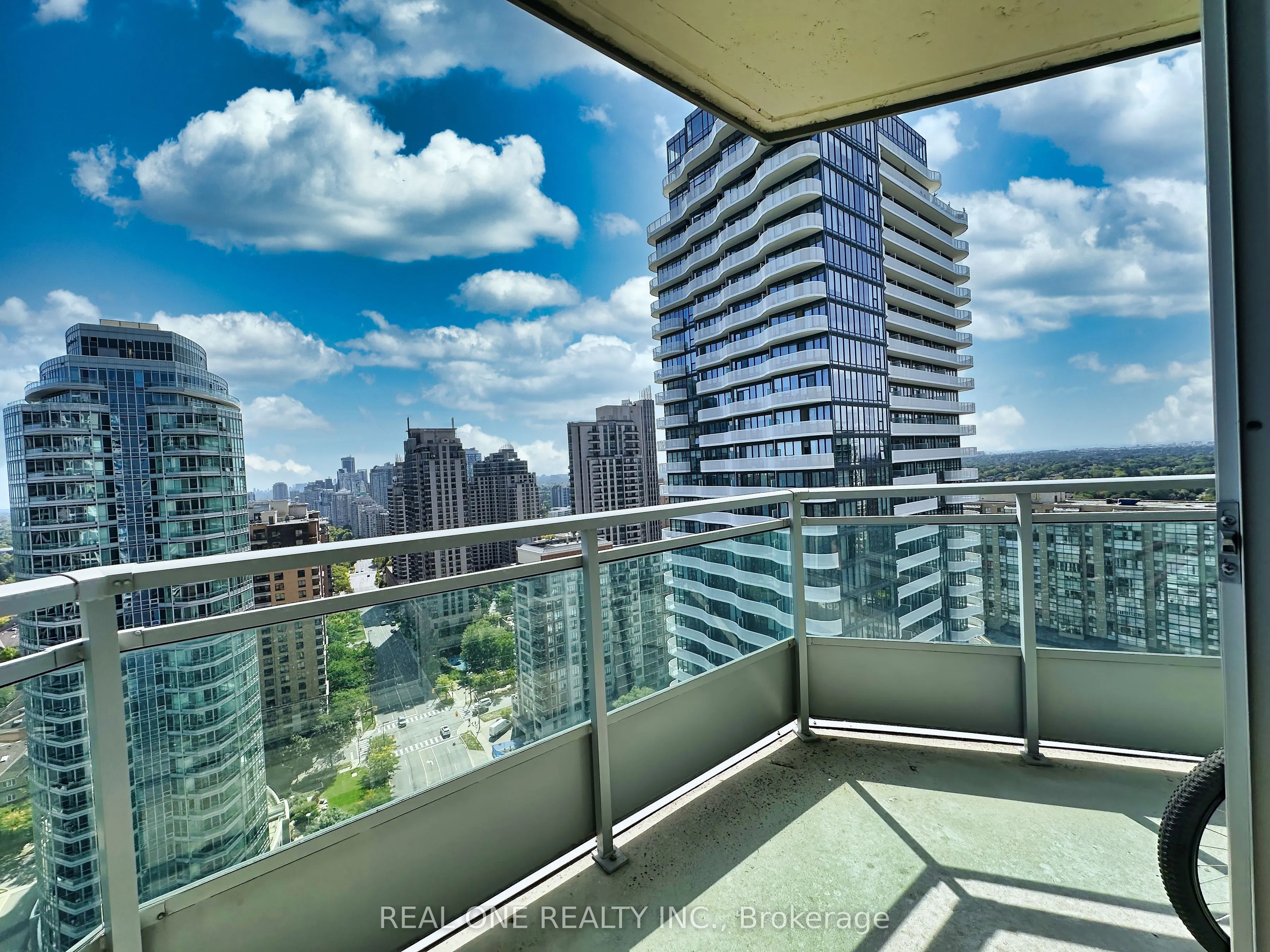 18 Holmes Avenue, #2205