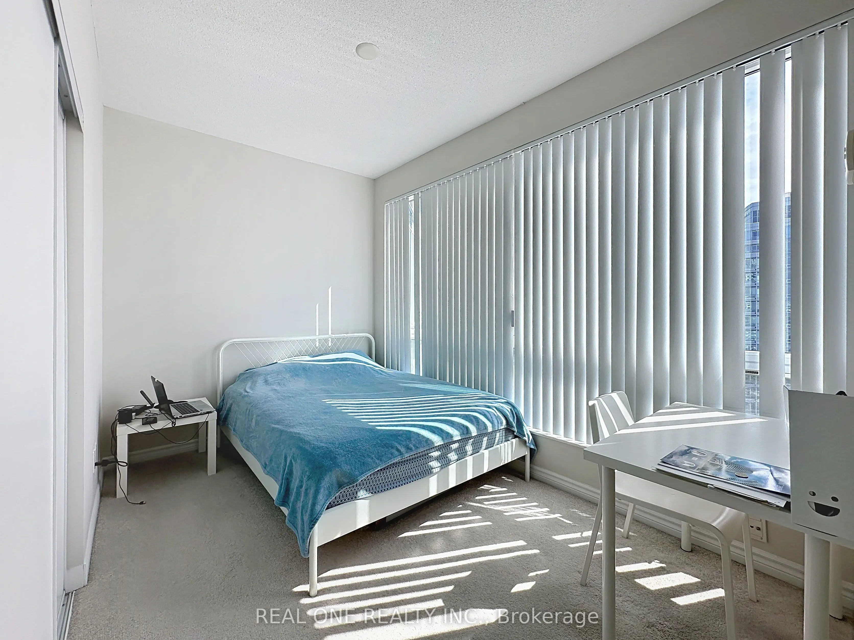 18 Holmes Avenue, #2205