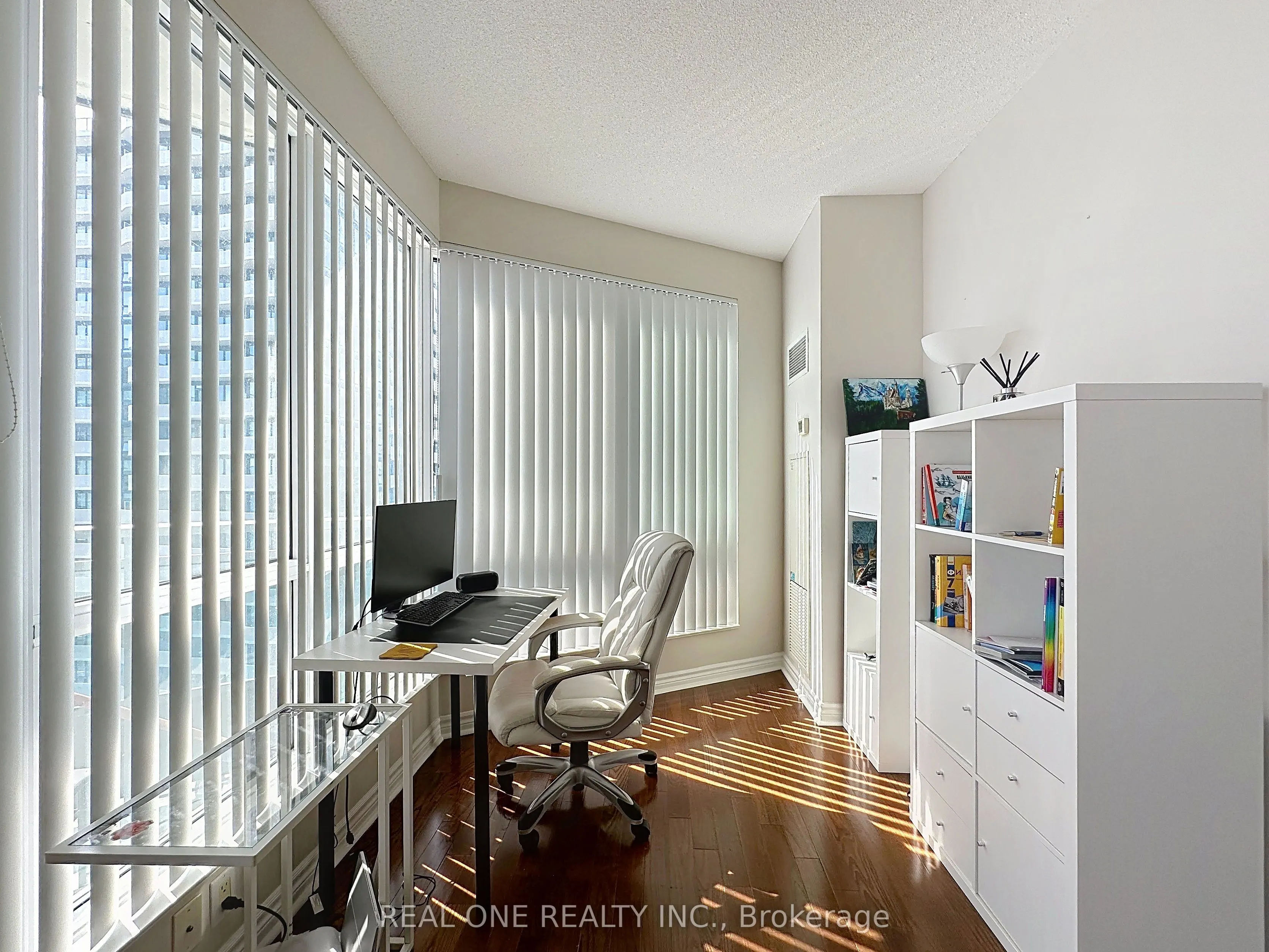 18 Holmes Avenue, #2205