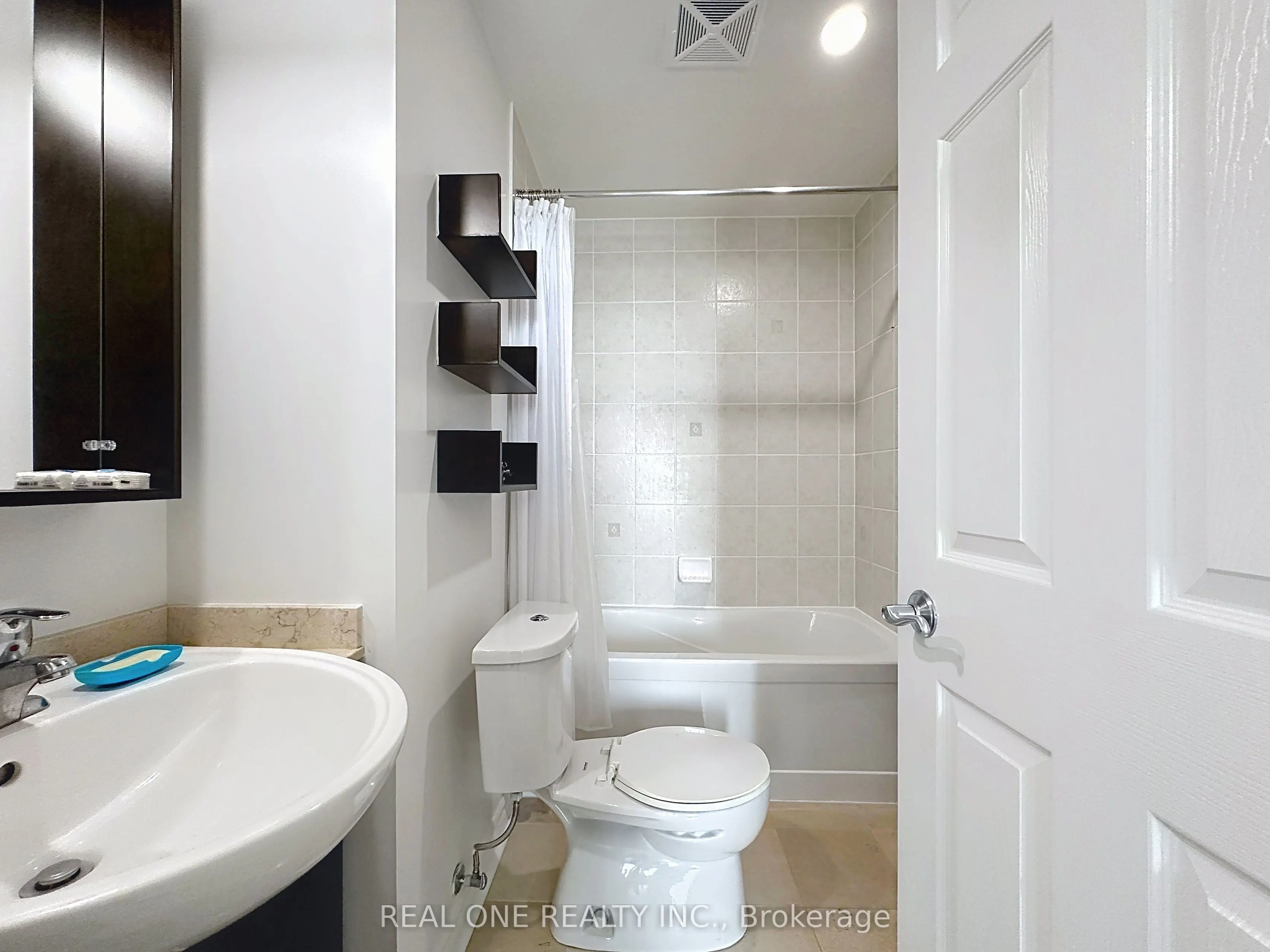 18 Holmes Avenue, #2205