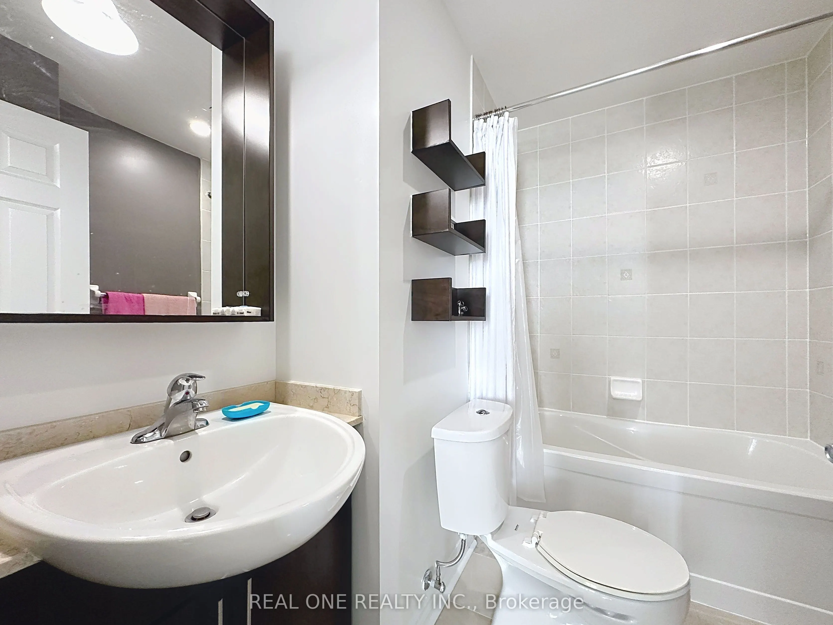 18 Holmes Avenue, #2205