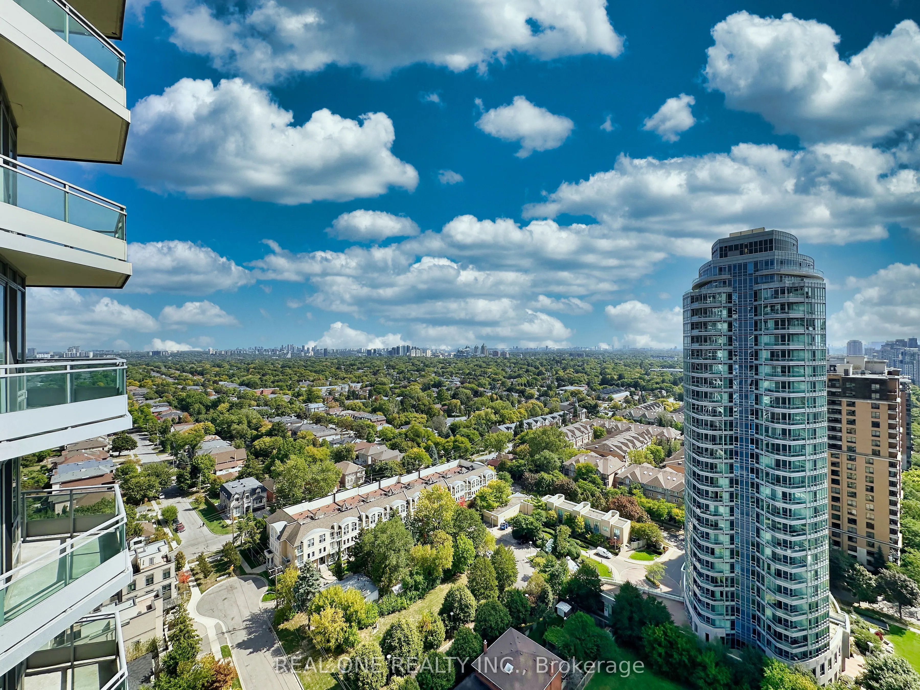 18 Holmes Avenue, #2205