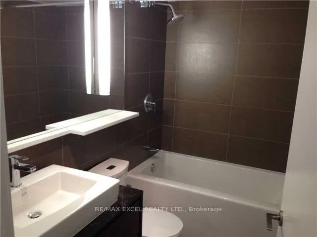 121 Mcmahon Drive, #1211
