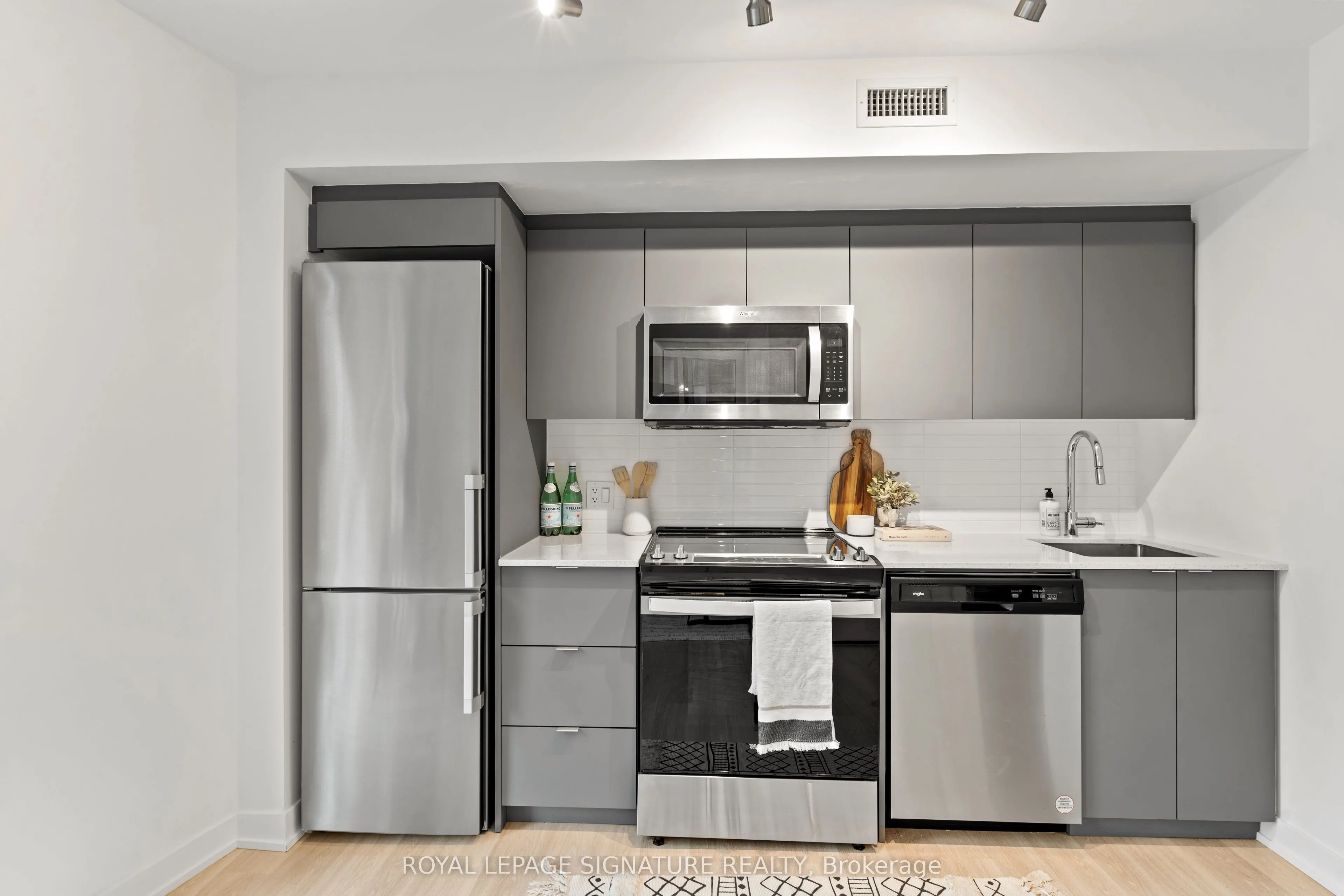 30 Tretti Way, #203