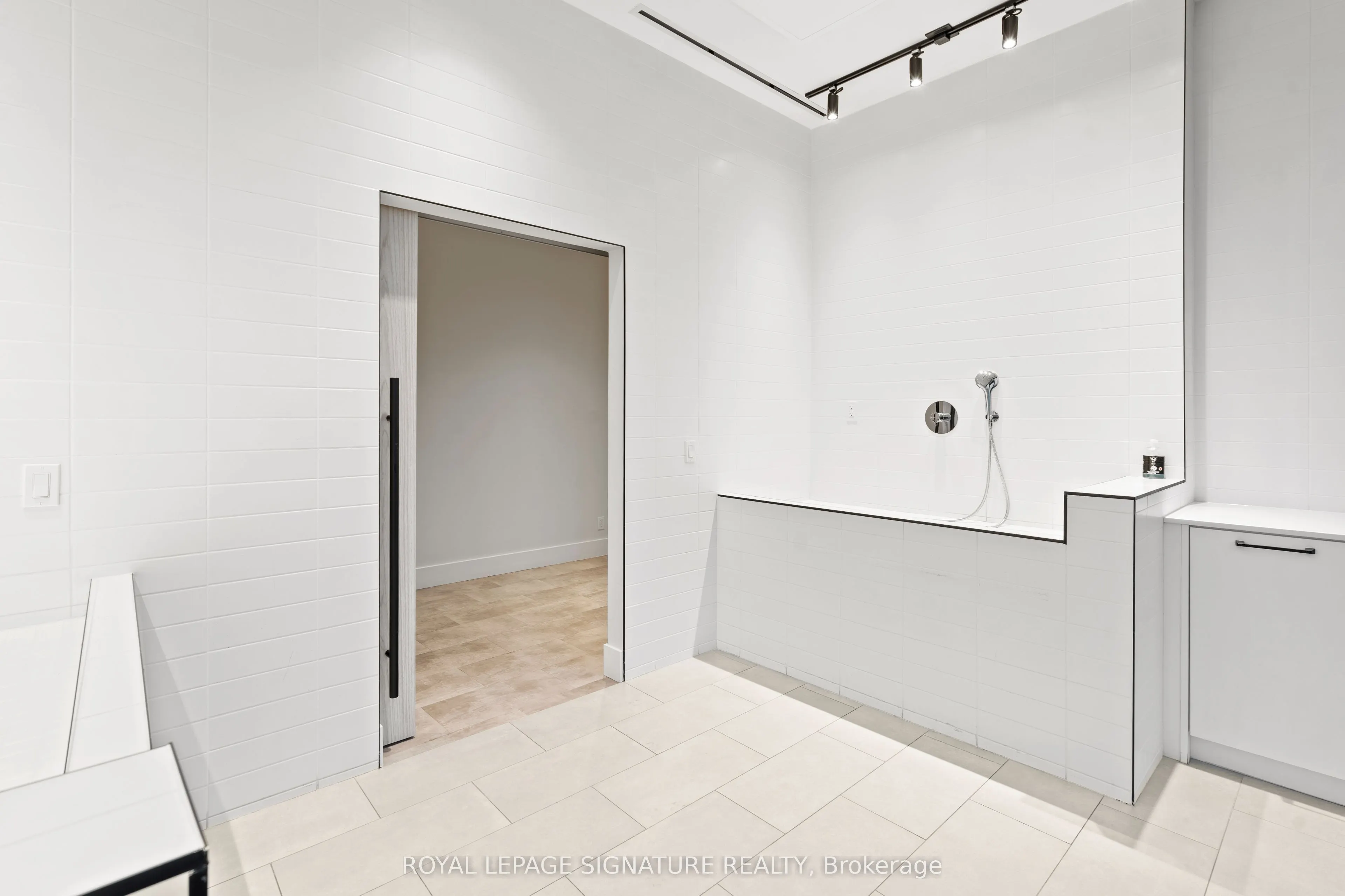 30 Tretti Way, #203