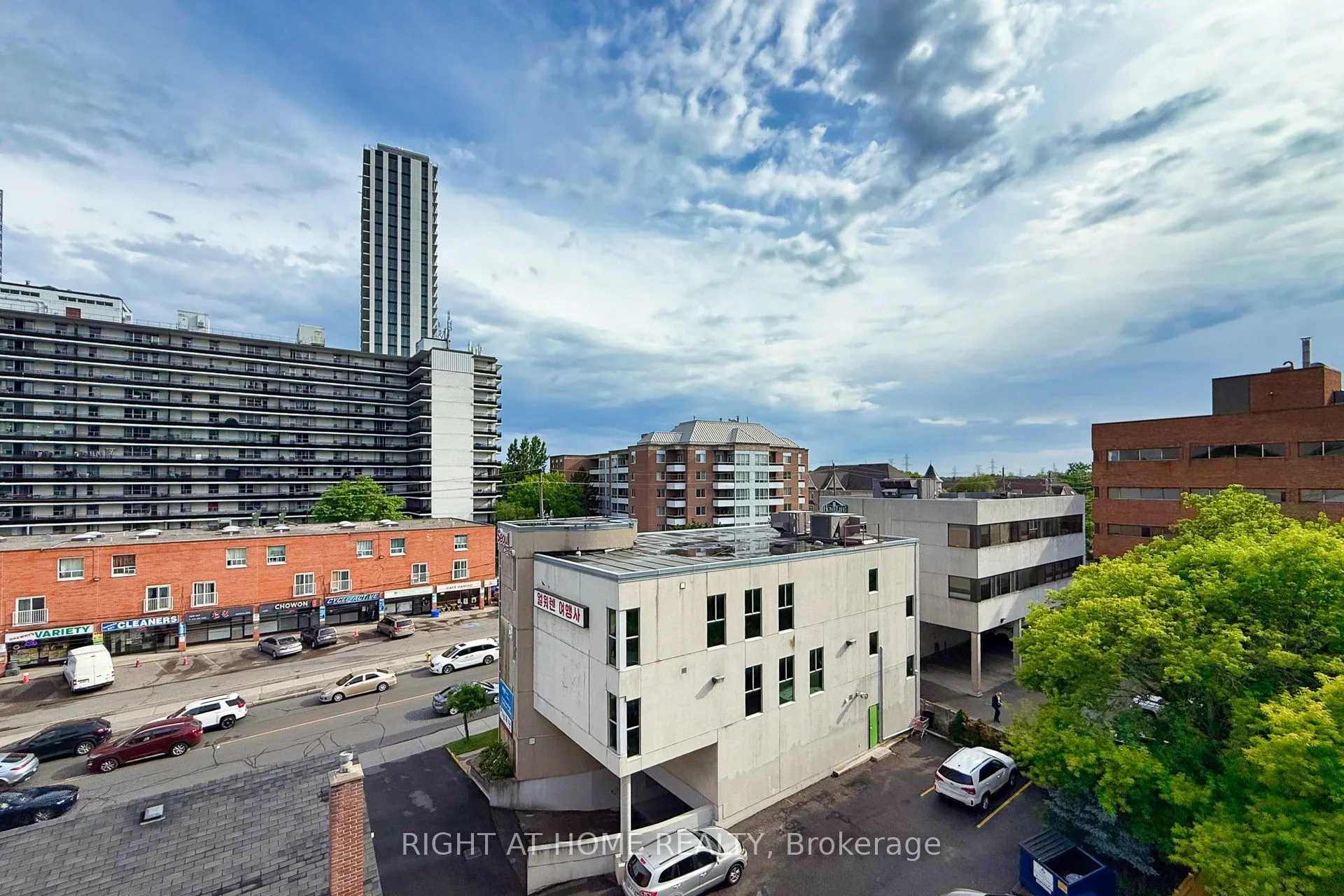 5940 Yonge Street, #Ph3