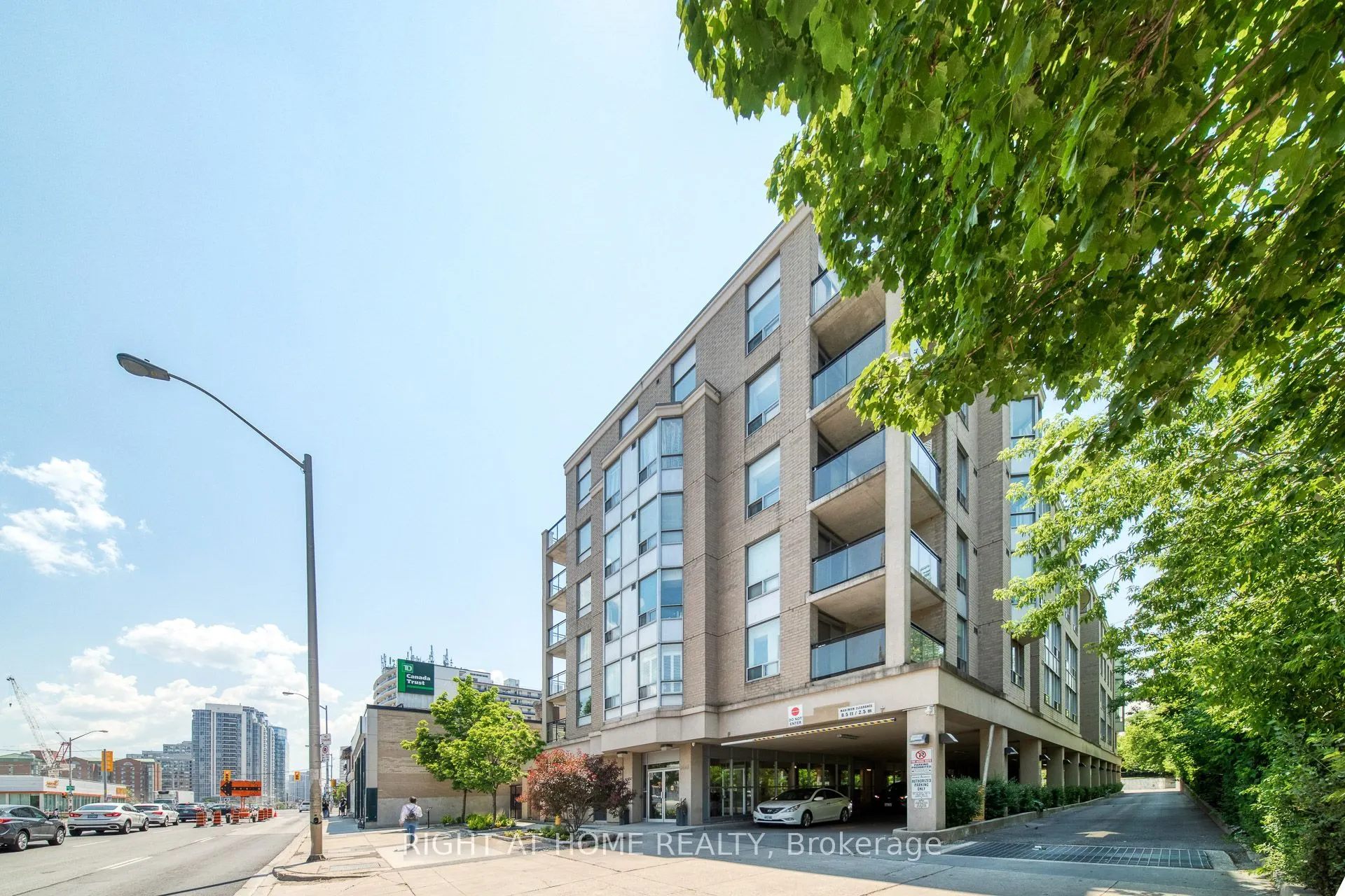 5940 Yonge Street, #Ph3