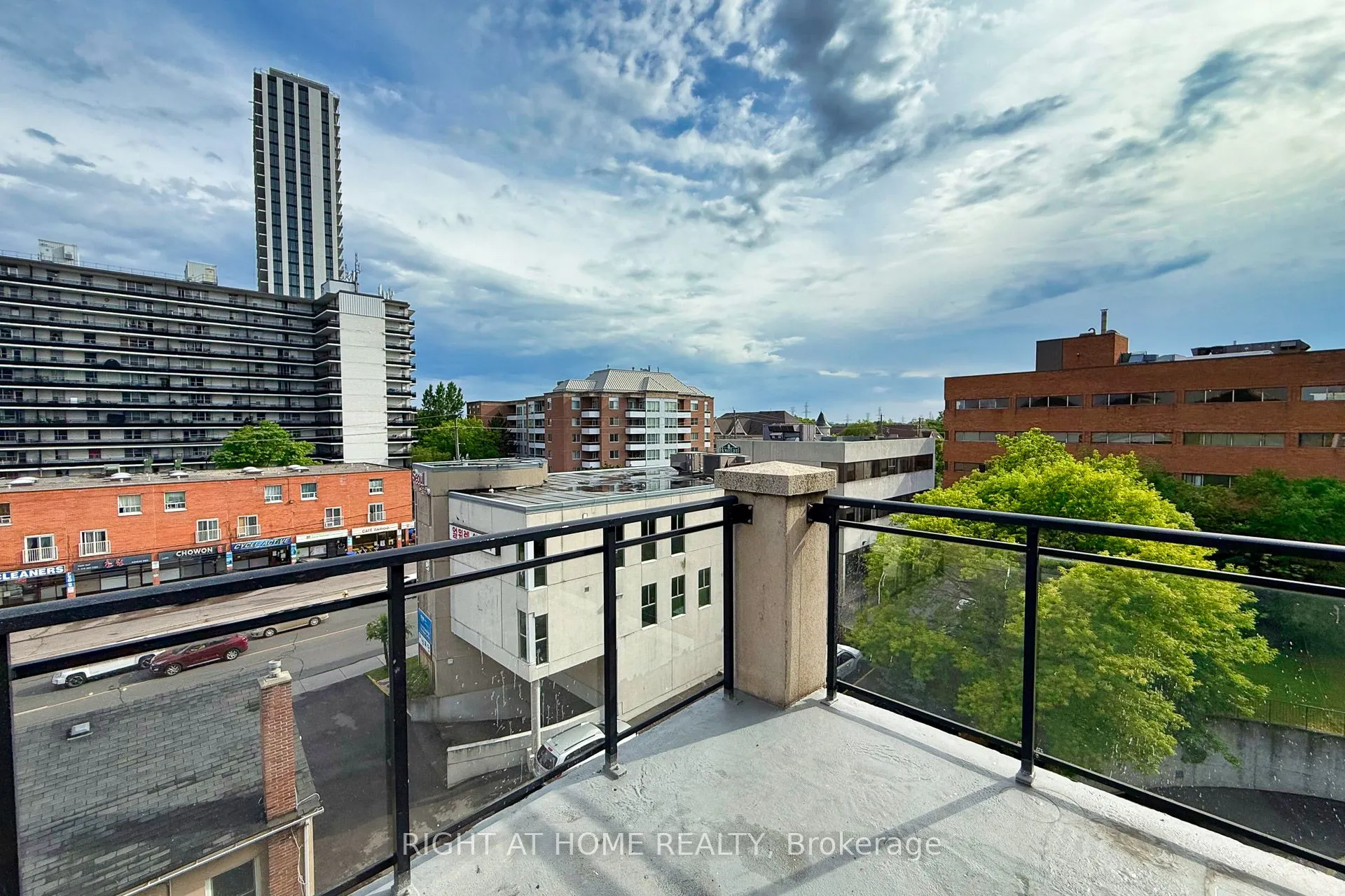 5940 Yonge Street, #Ph3
