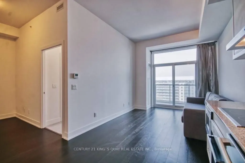 7 Kenaston Gardens, #802
