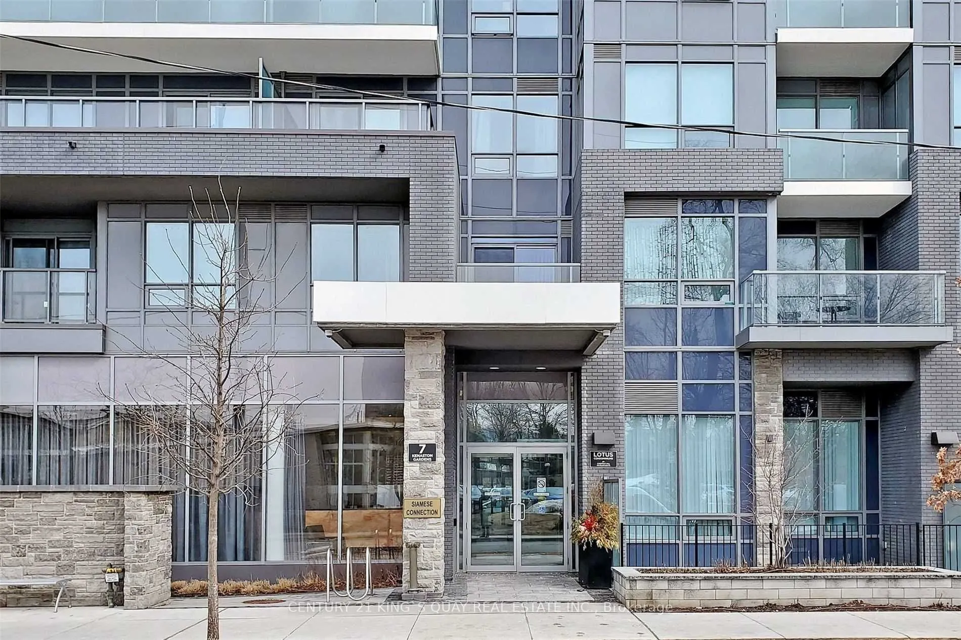 7 Kenaston Gardens, #802