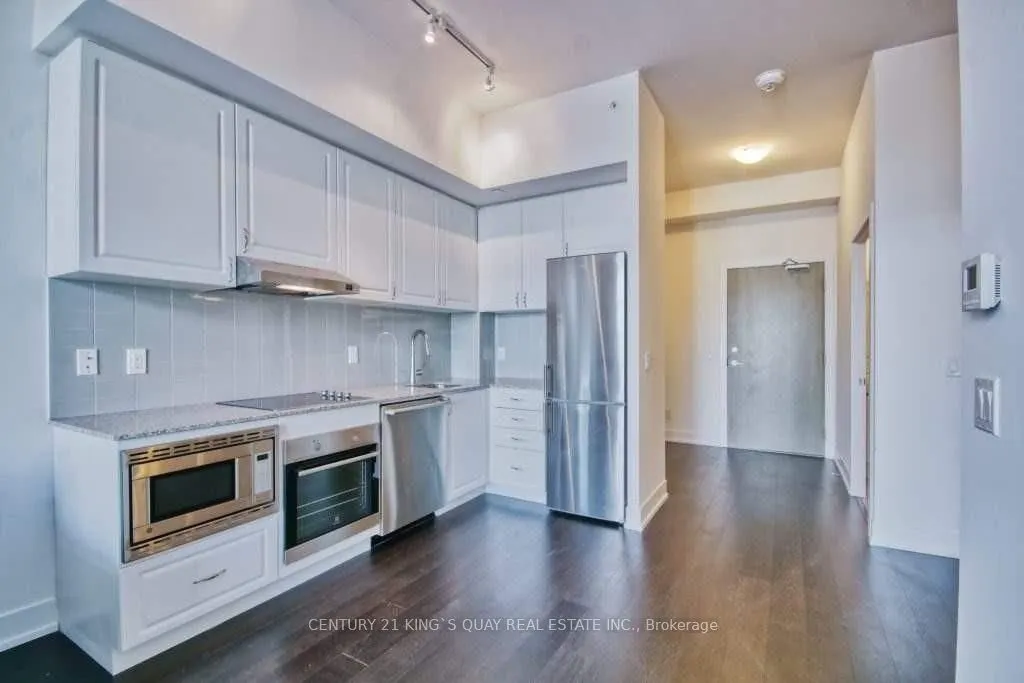 7 Kenaston Gardens, #802