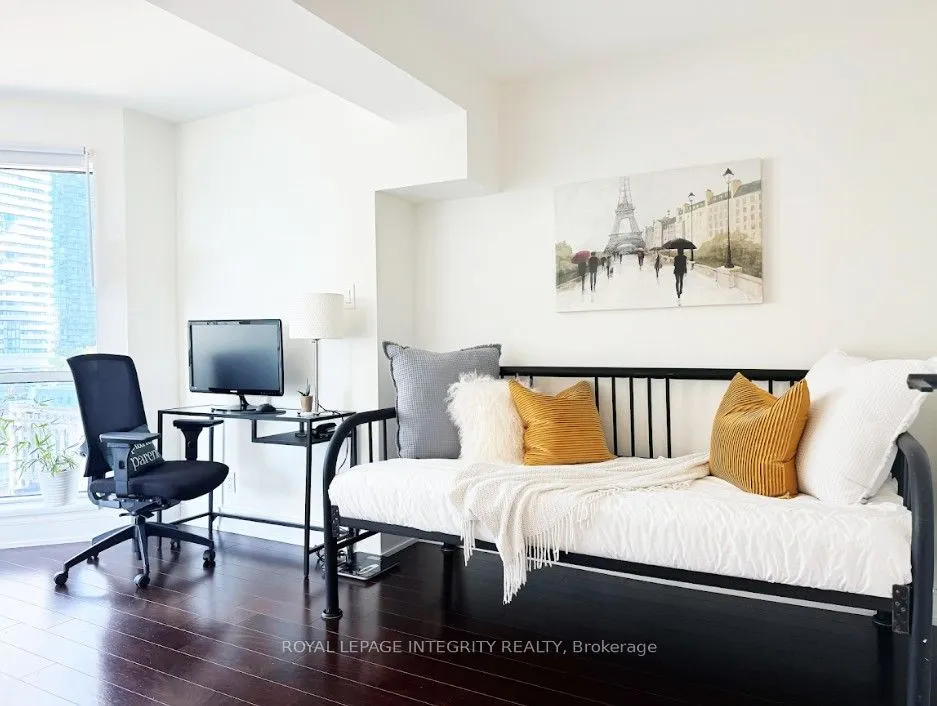10 Queens Quay W, #1410