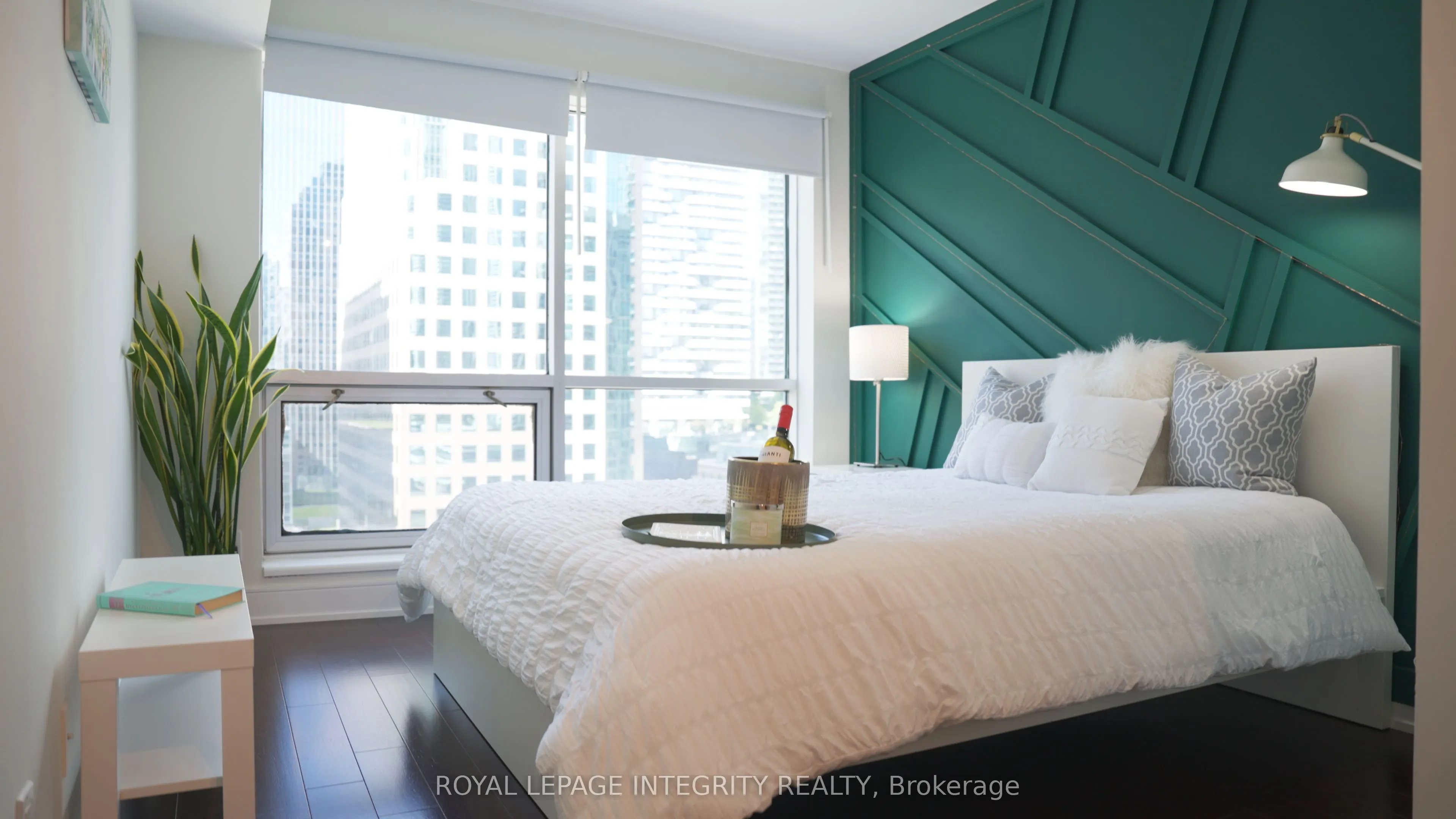 10 Queens Quay W, #1410