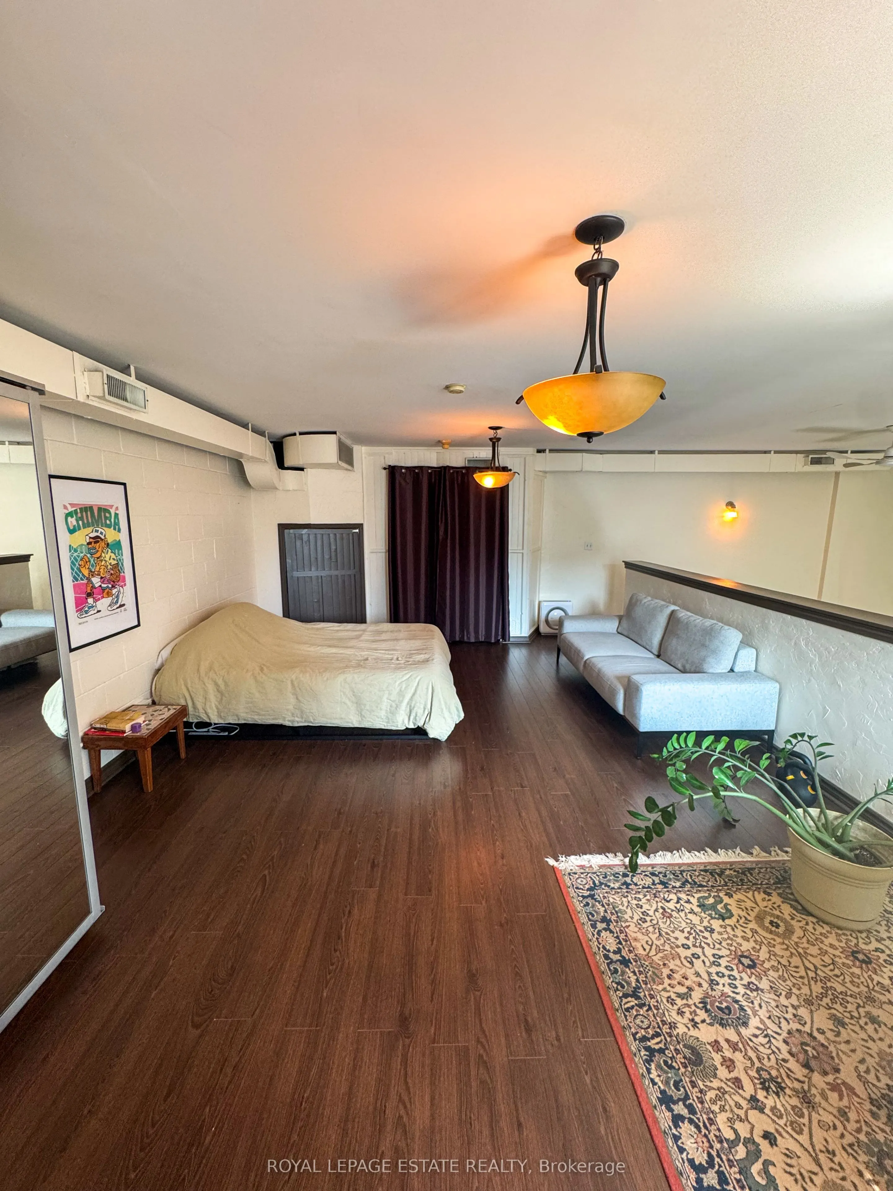 325 Queen Street E, #2D