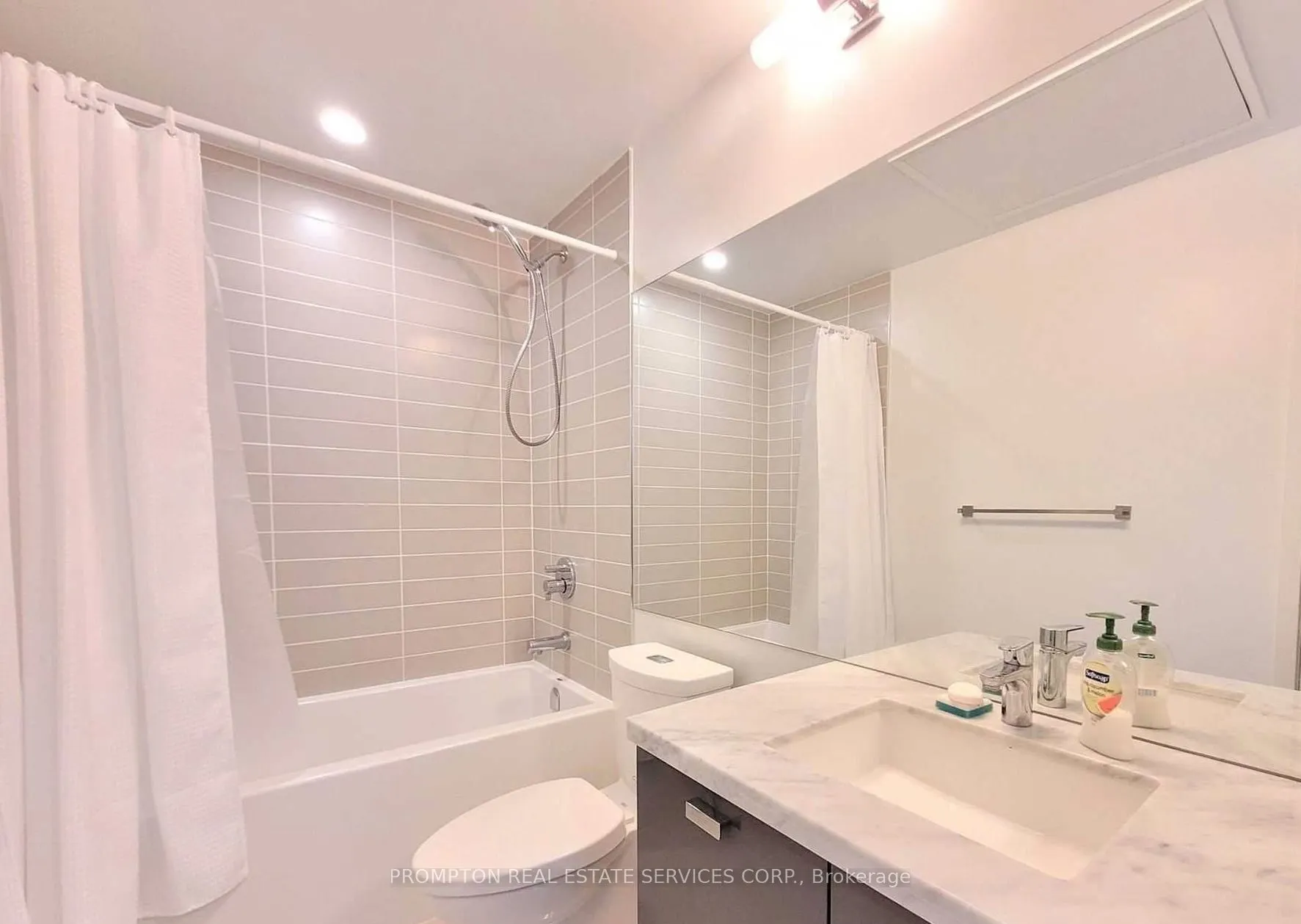 290 Adelaide Street W, #3612