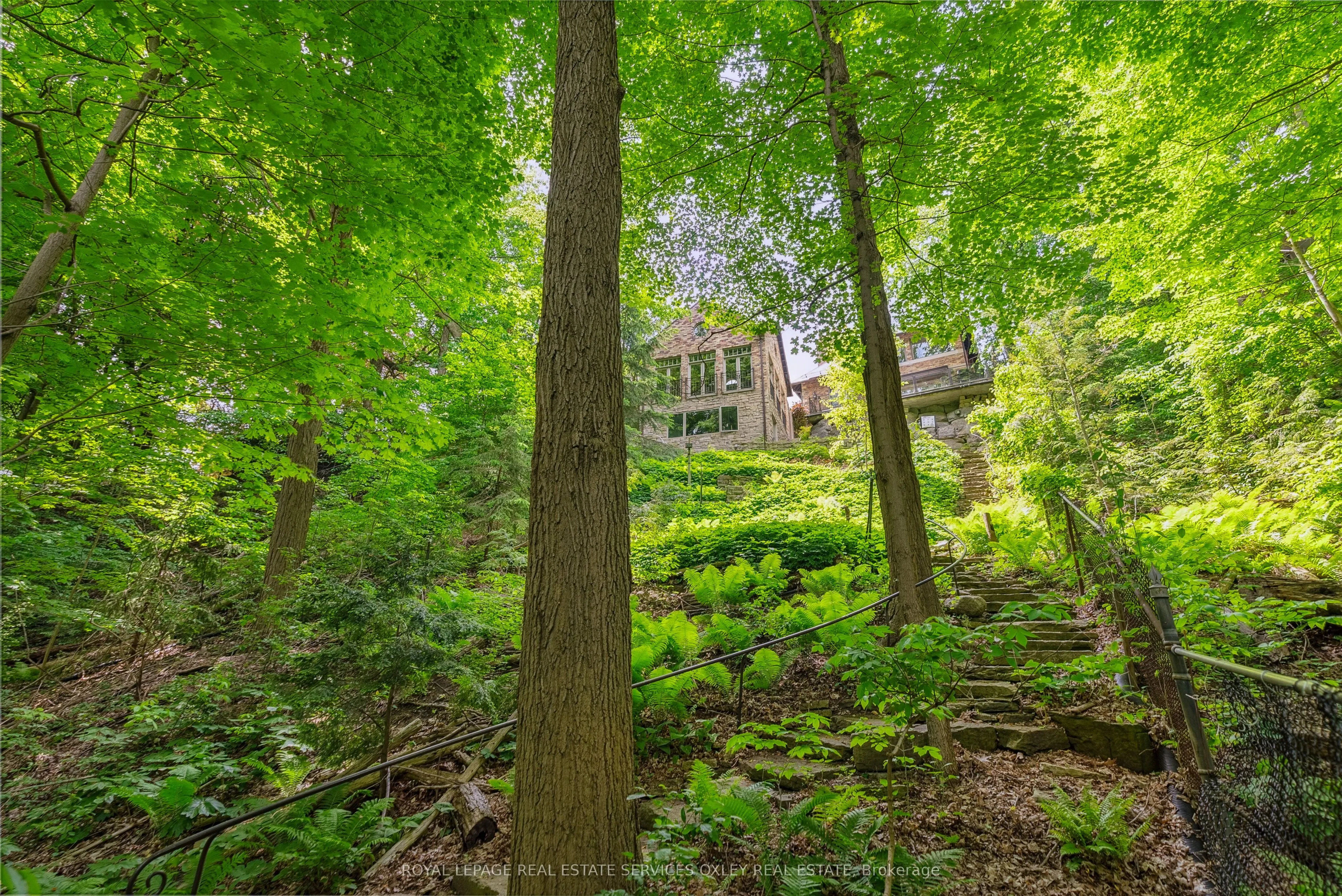 5 Thornwood Road