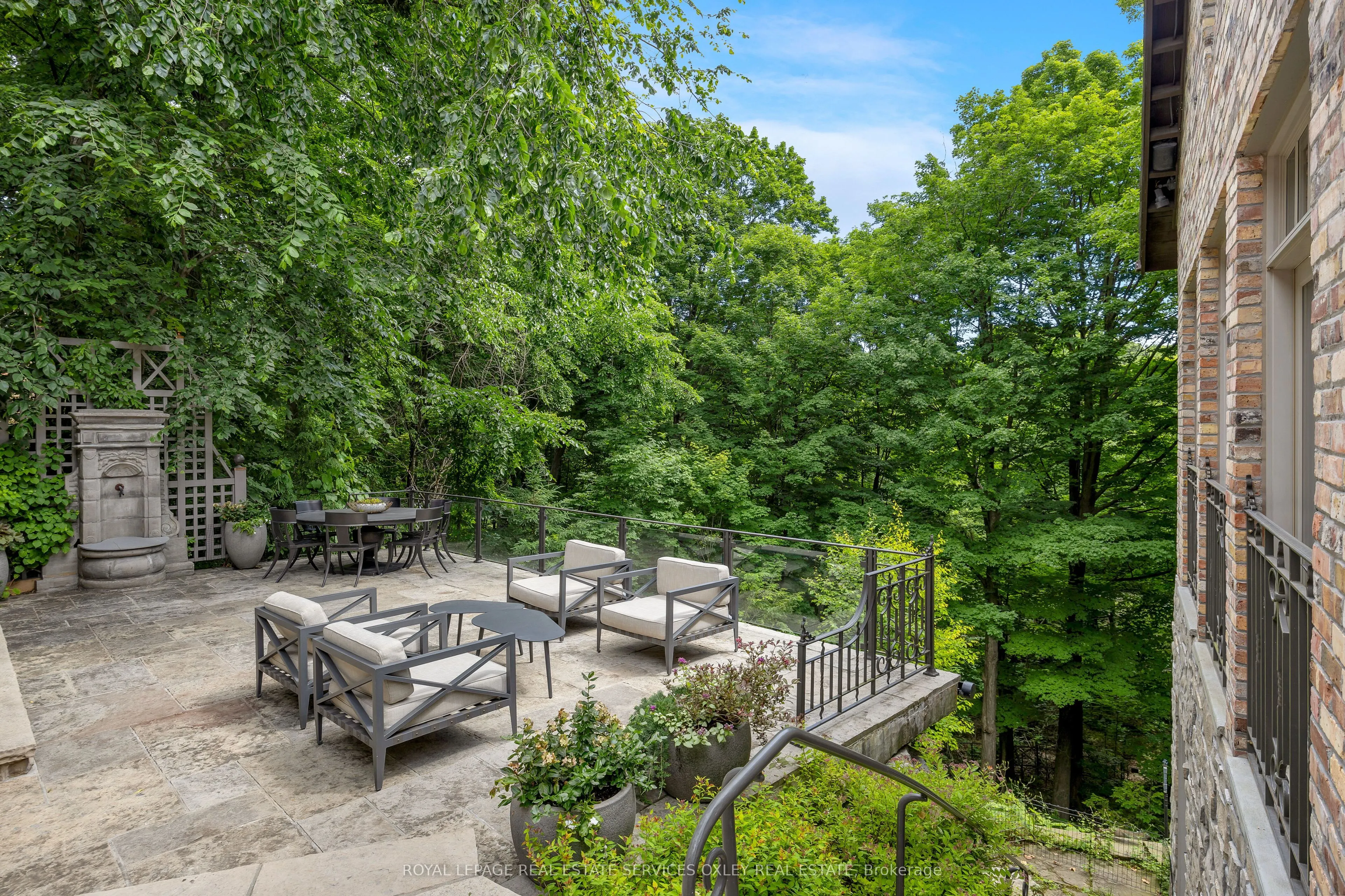 5 Thornwood Road