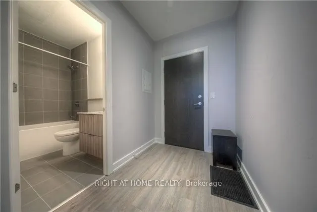 6 Parkwood Avenue, #715