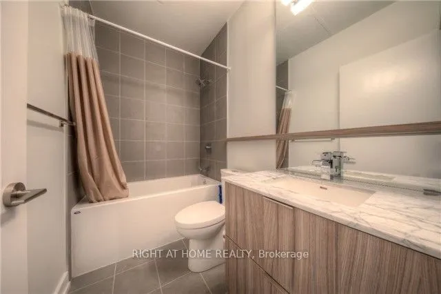 6 Parkwood Avenue, #715