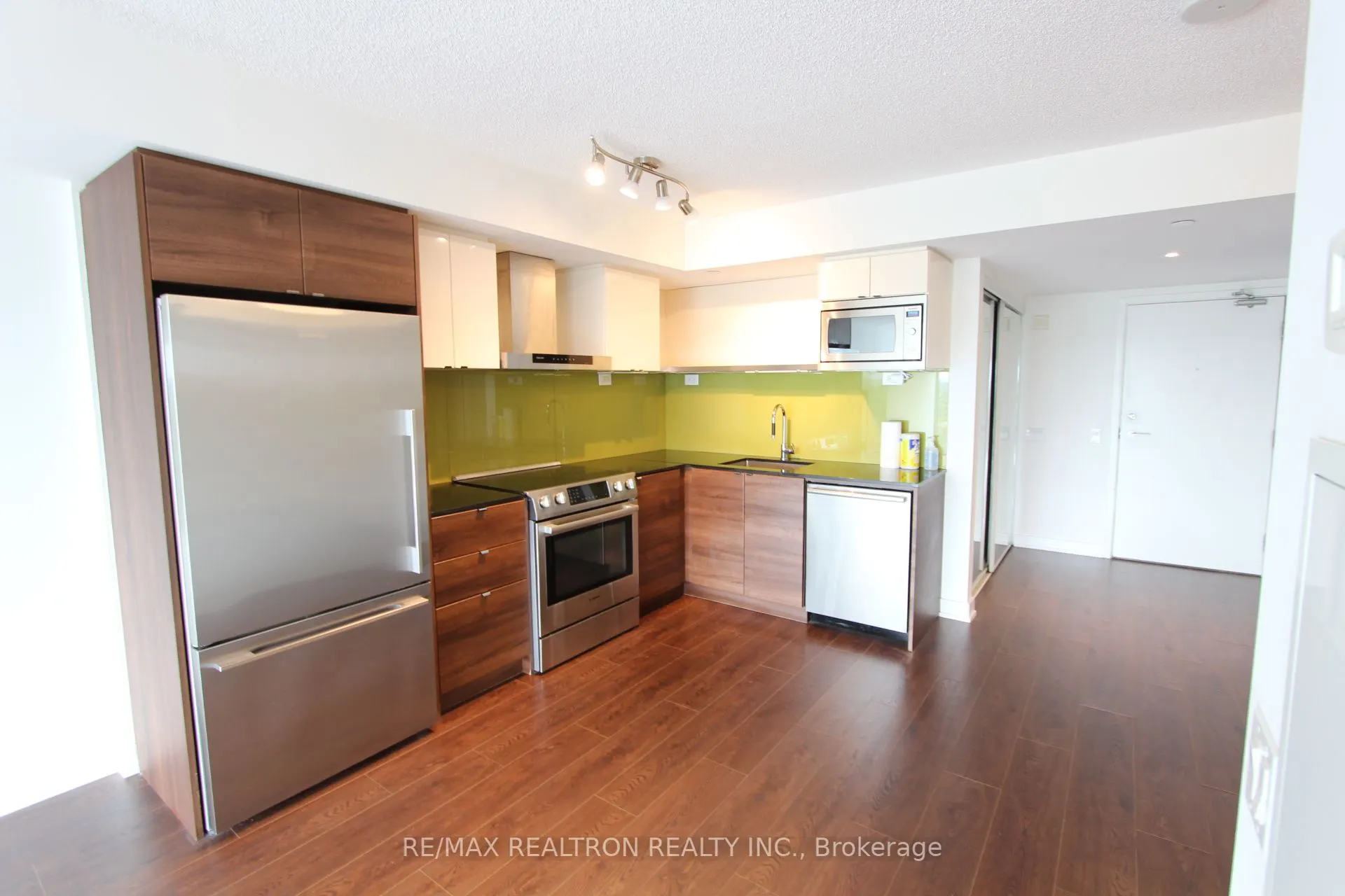 72 Esther Shiner Boulevard, #2208