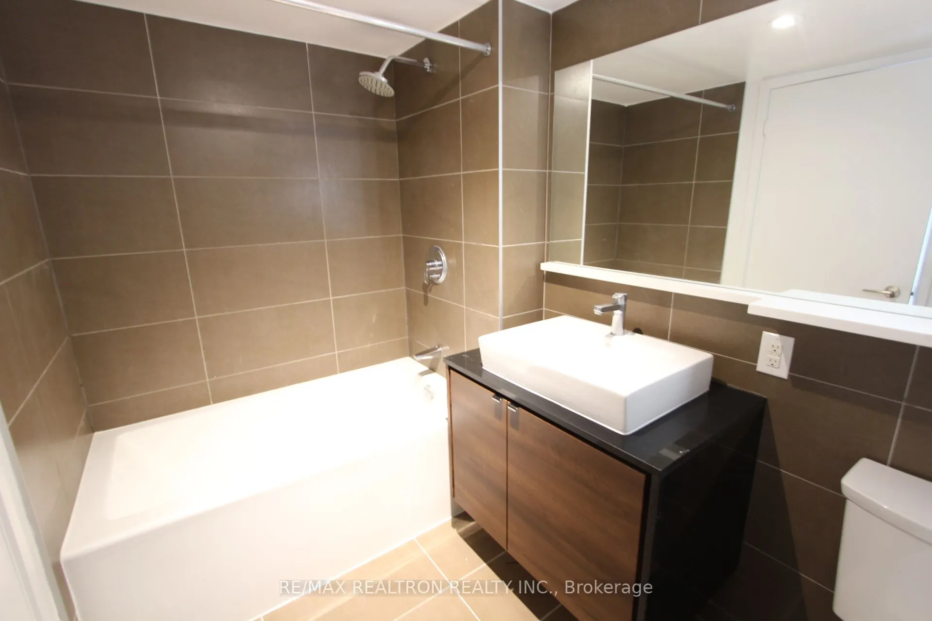 72 Esther Shiner Boulevard, #2208