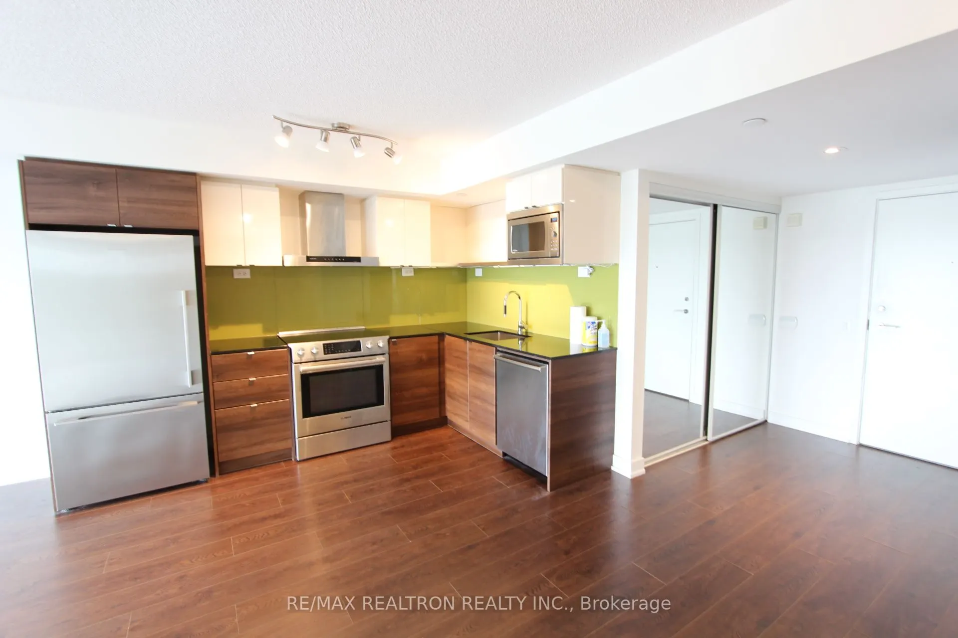 72 Esther Shiner Boulevard, #2208