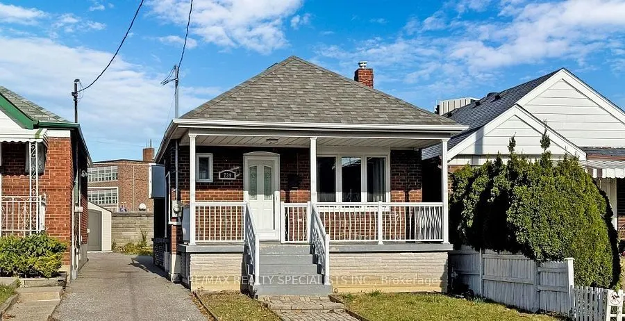 739 Vaughan Road