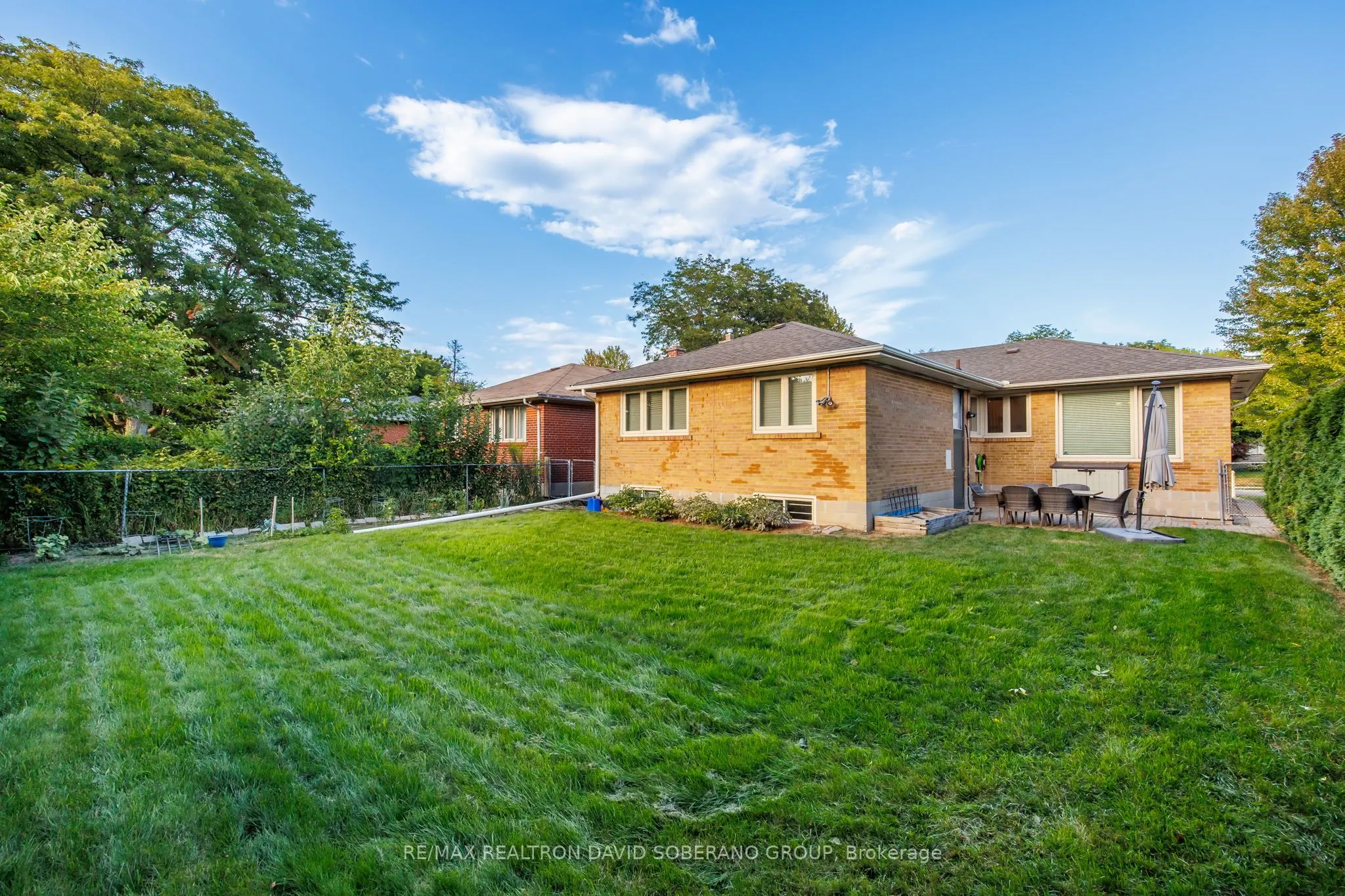 122 Collinson Boulevard