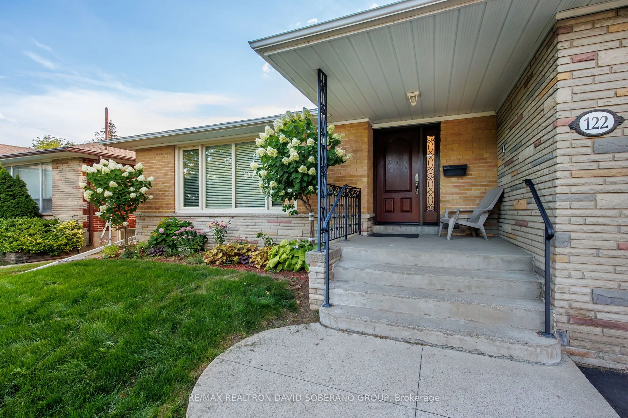 122 Collinson Boulevard