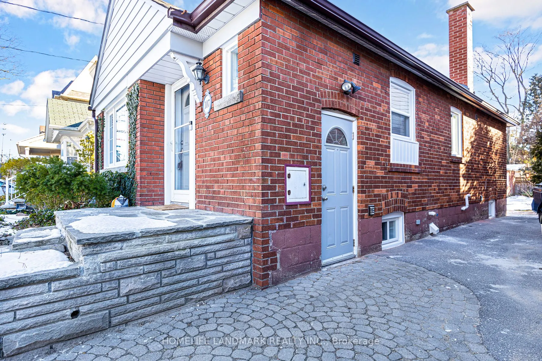107 Parklea Drive