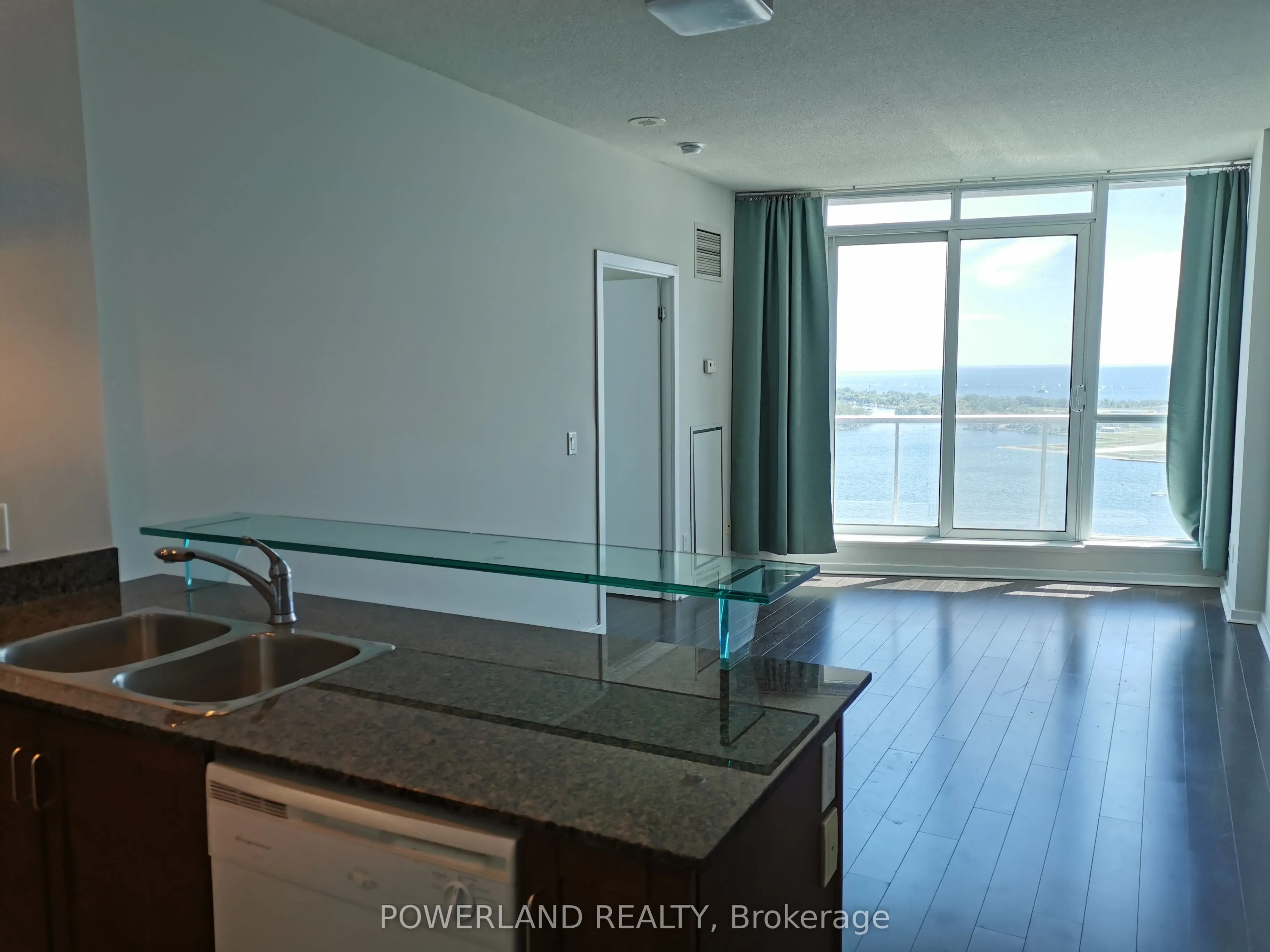 208 Queens Quay W, #3307