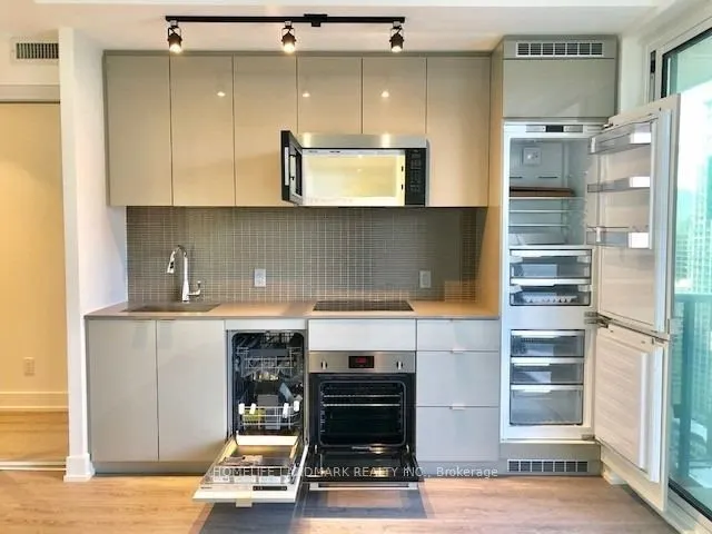7 Grenville Street, #2902
